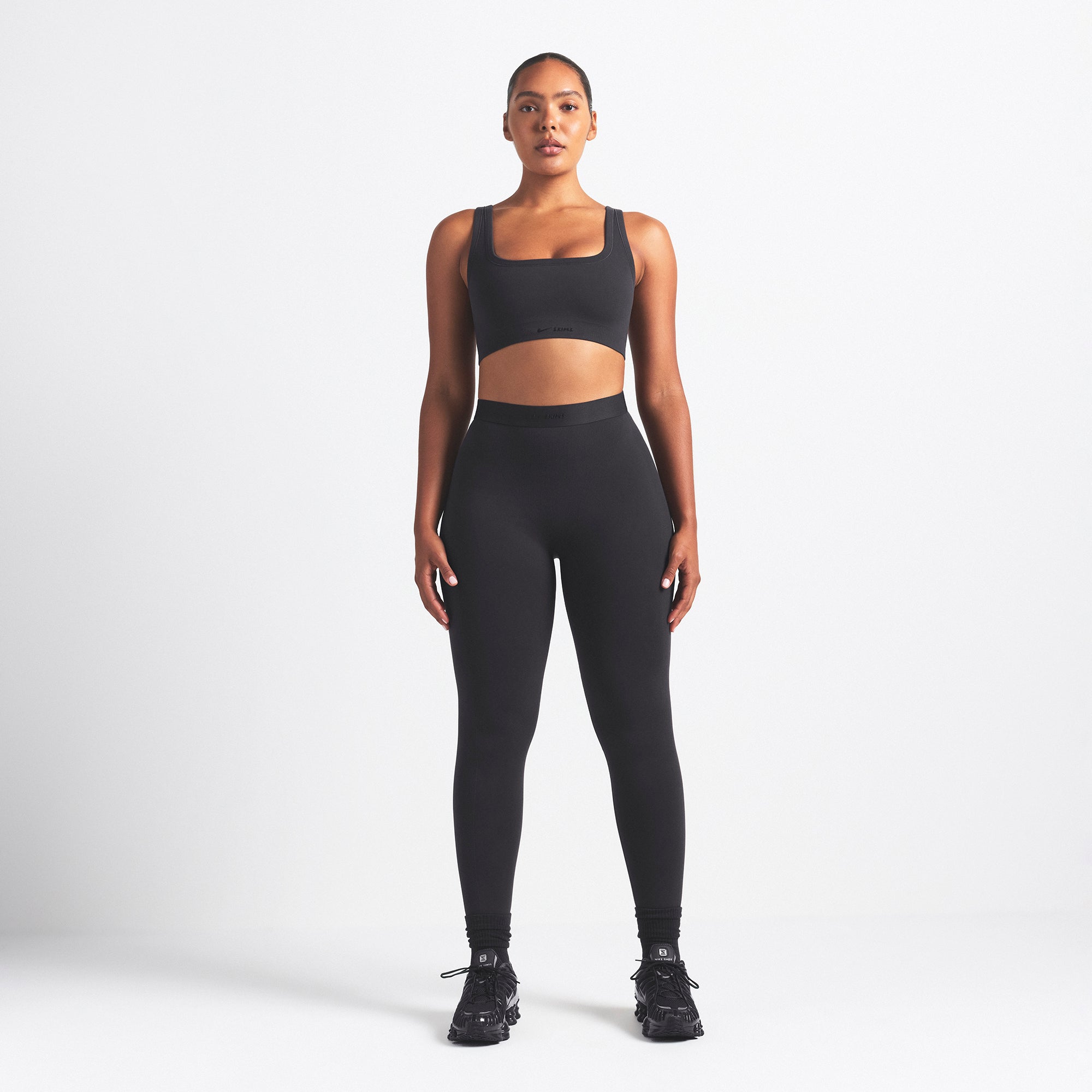 NikeSKIMS VINTAGE SEAMLESS SCOOP NECK BRA | OBSIDIAN - Sneaker Türkiye