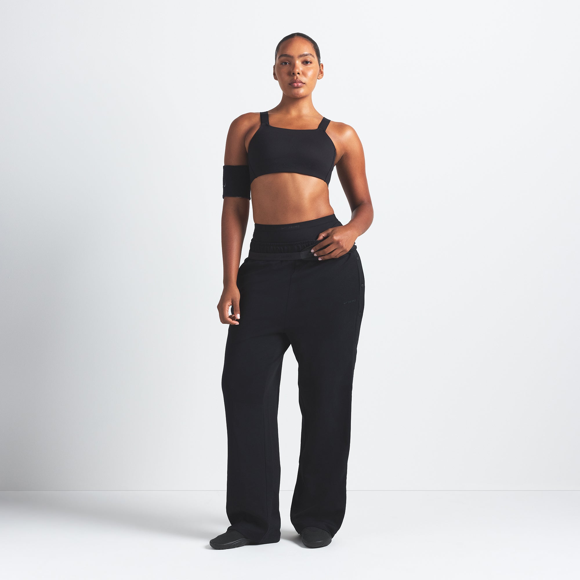 NikeSKIMS MATTE WIDE STRAP BRA | OBSIDIAN - Sneaker Türkiye
