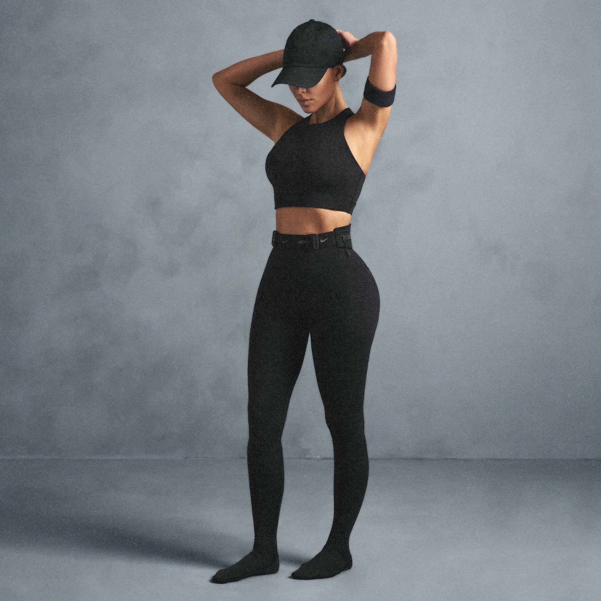 NikeSKIMS SHINE HIGH NECK BRA | OBSIDIAN - Sneaker Türkiye