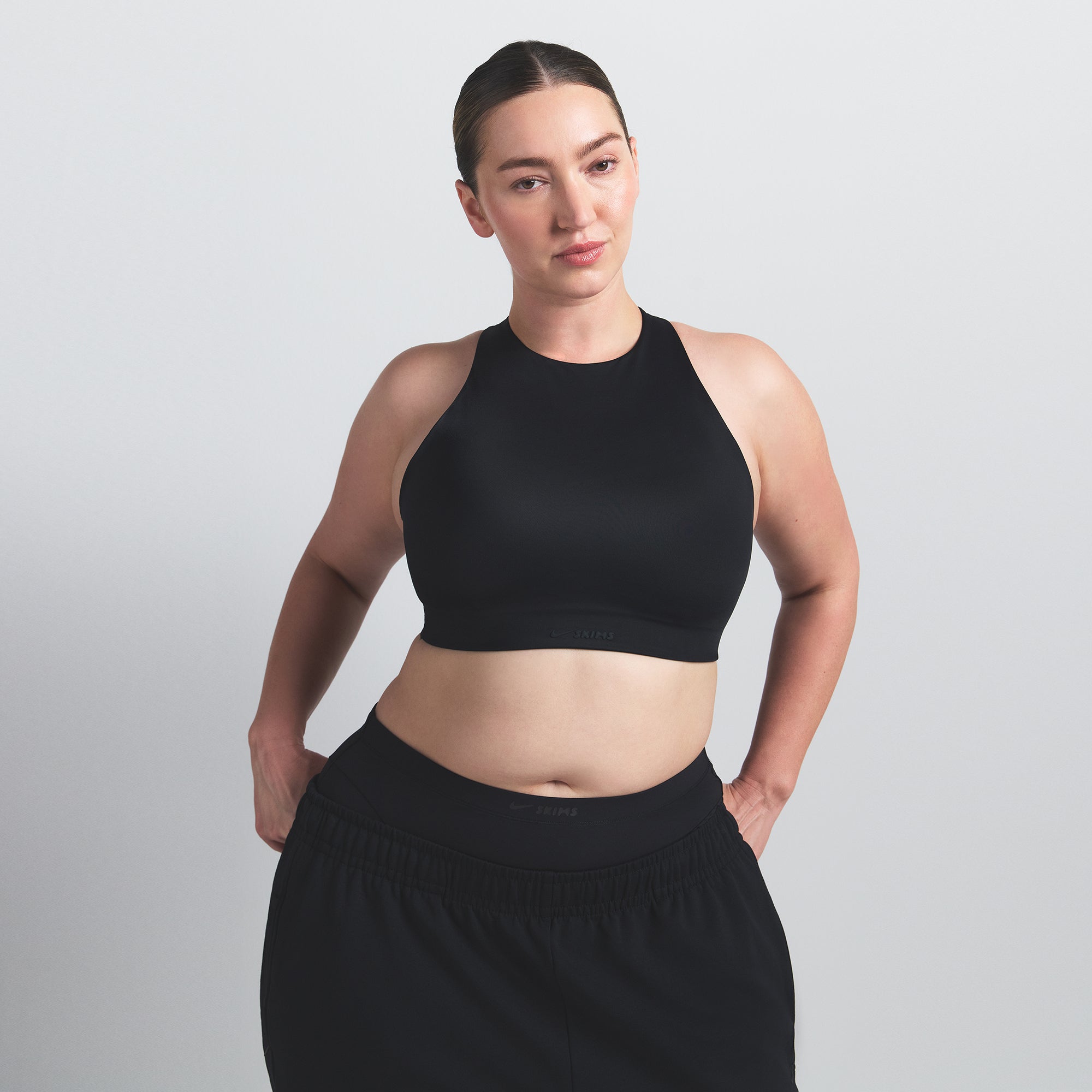 NikeSKIMS SHINE HIGH NECK BRA | OBSIDIAN - Sneaker Türkiye