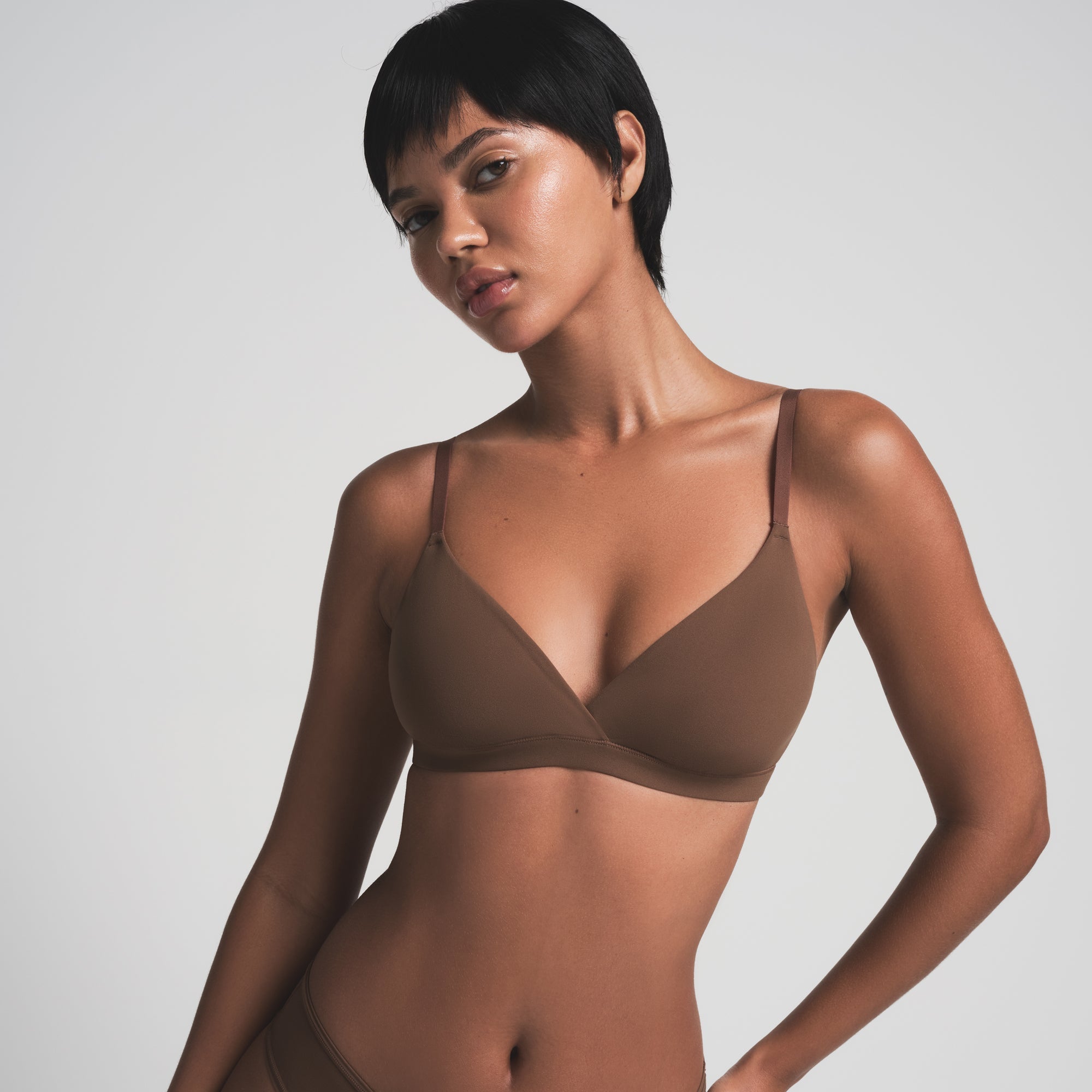 SKIMS FITS EVERYBODY CROSSOVER BRALETTE | JASPER - Sneaker Türkiye
