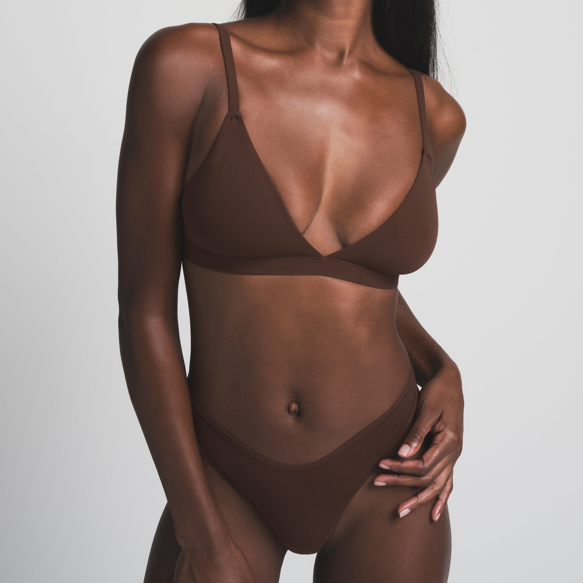 SKIMS FITS EVERYBODY TRIANGLE BRALETTE | COCOA - Sneaker Türkiye