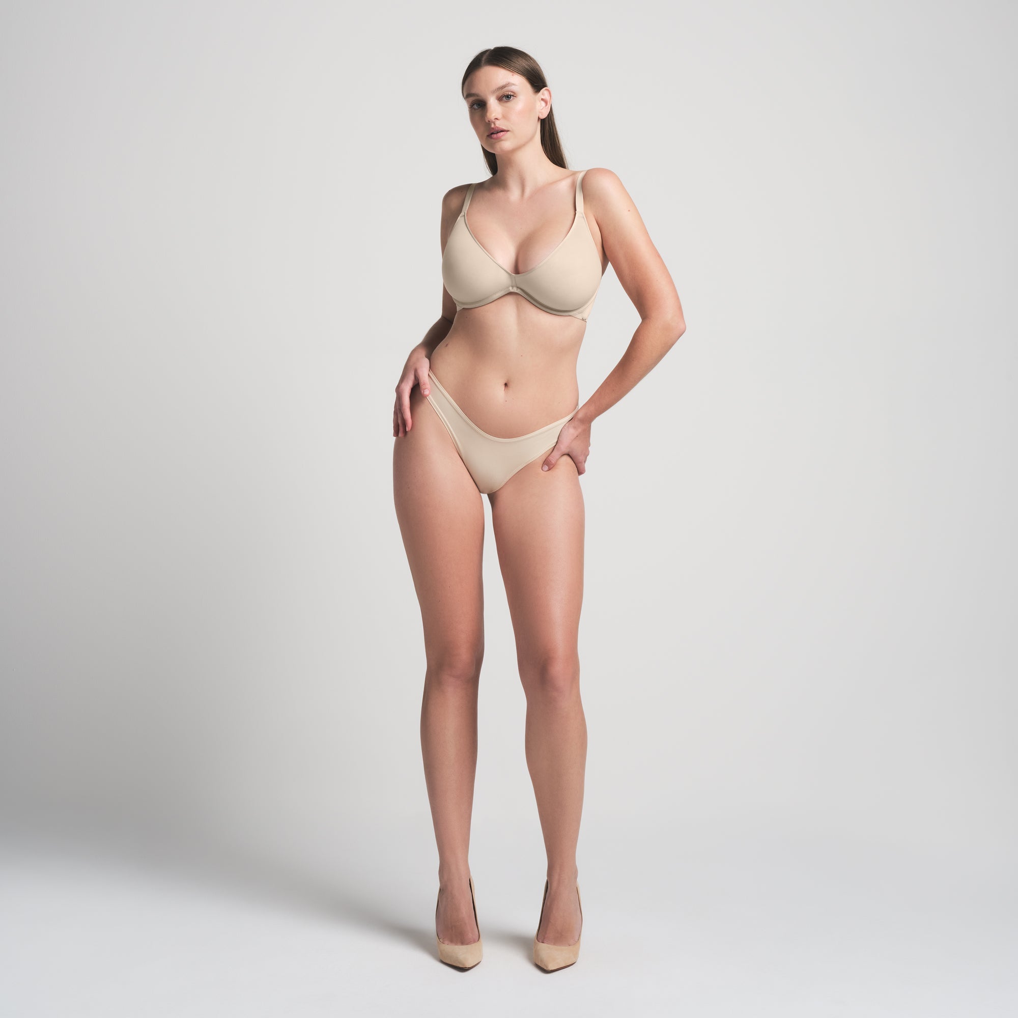 SKIMS WEIGHTLESS SCOOP BRA | SAND - Sneaker Türkiye