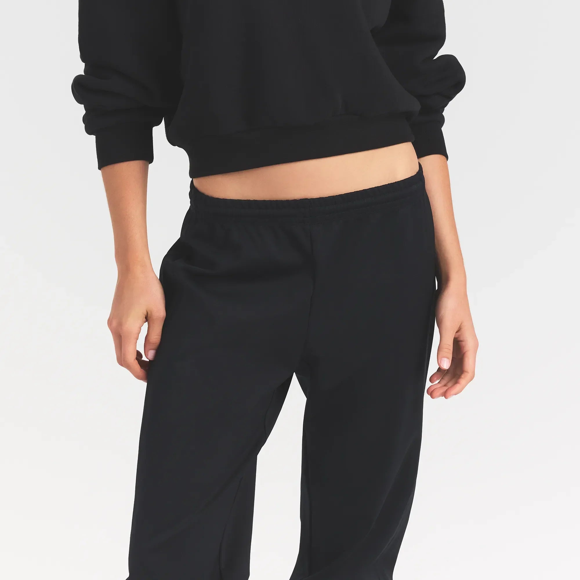 SKIMS HEAVYWEIGHT CREPE CROPPED JOGGER | OBSIDIAN - Sneaker Türkiye