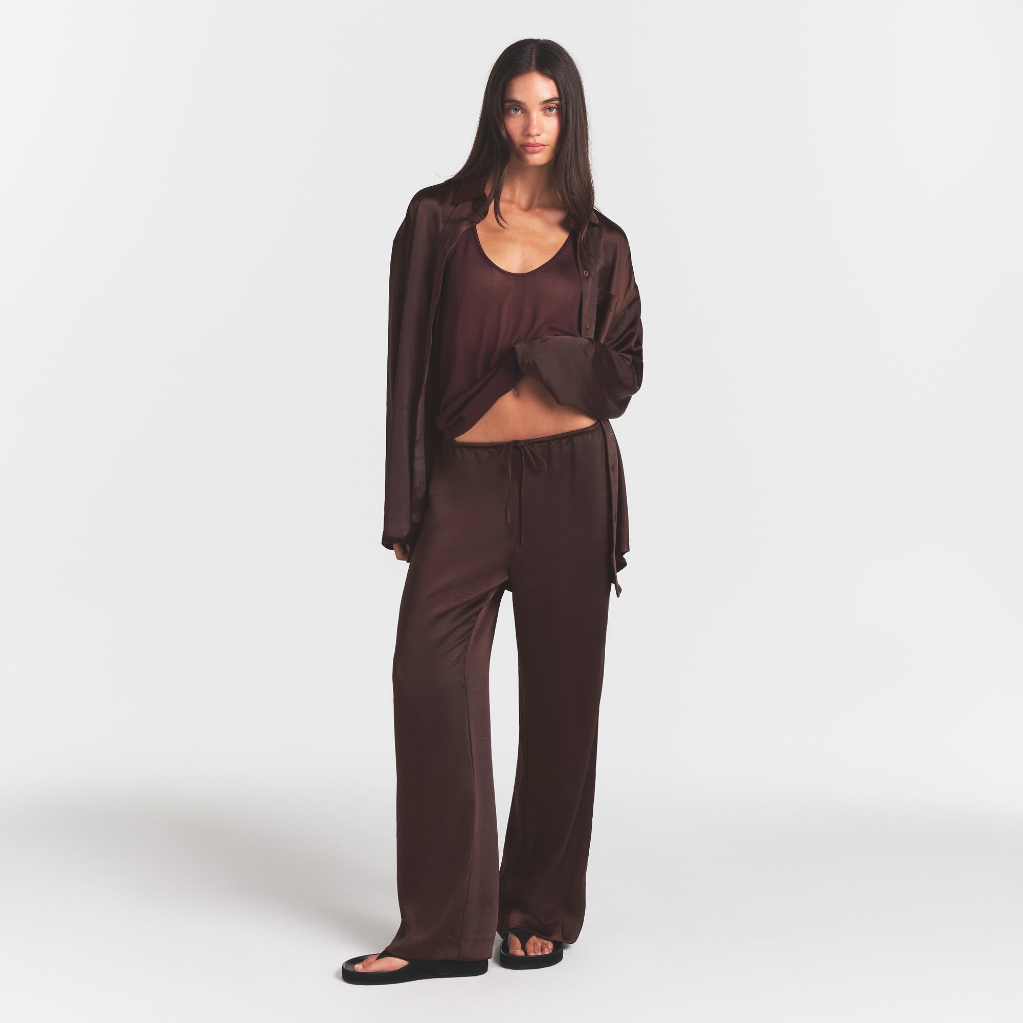 SKIMS LIGHTWEIGHT SATIN STRAIGHT LEG PANT | ESPRESSO - Sneaker Türkiye