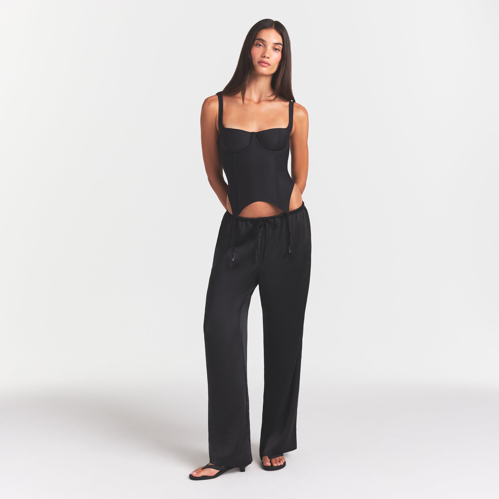 SKIMS LIGHTWEIGHT SATIN STRAIGHT LEG PANT | OBSIDIAN - Sneaker Türkiye