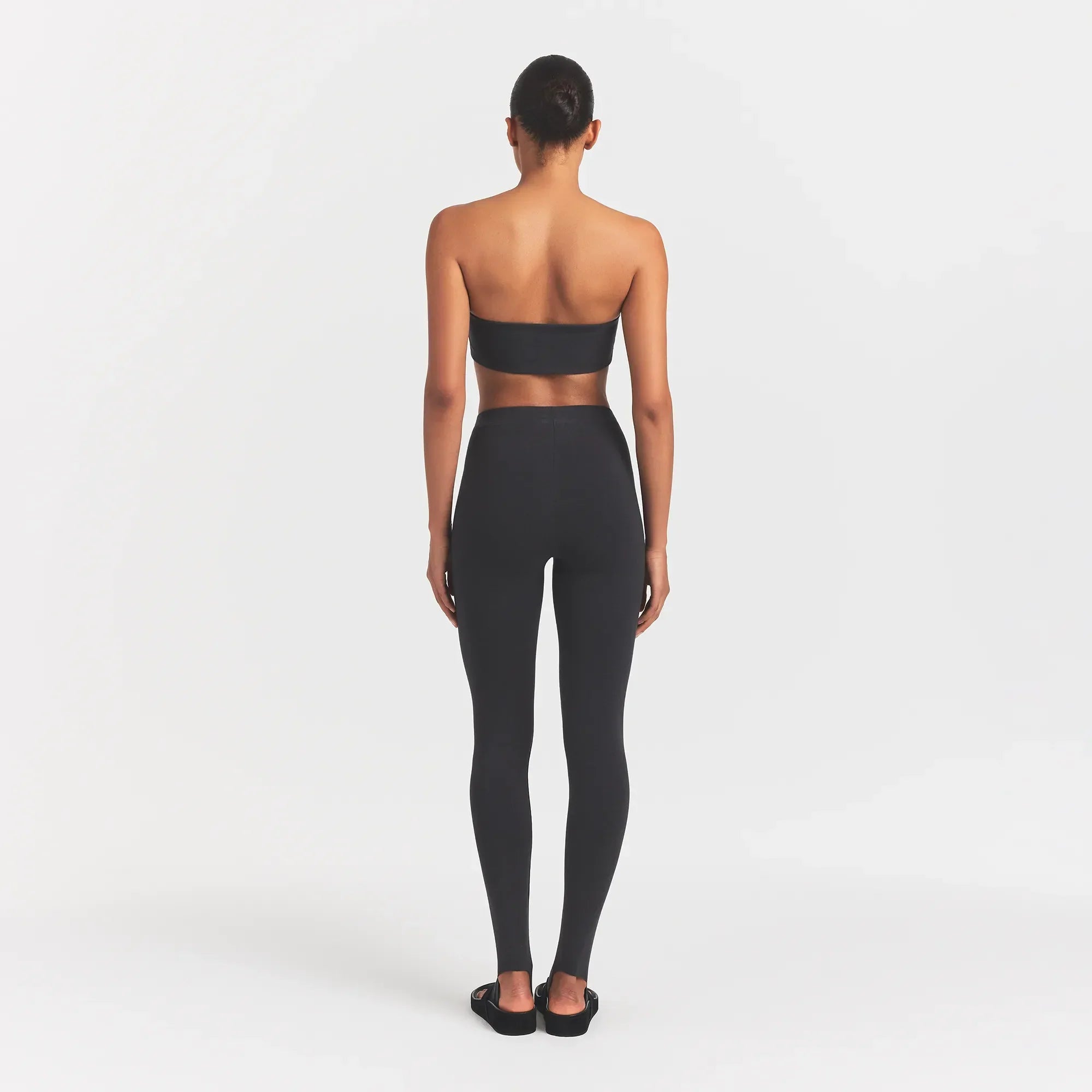 SKIMS OUTDOOR STIRRUP LEGGING | WASHED ONYX - Sneaker Türkiye
