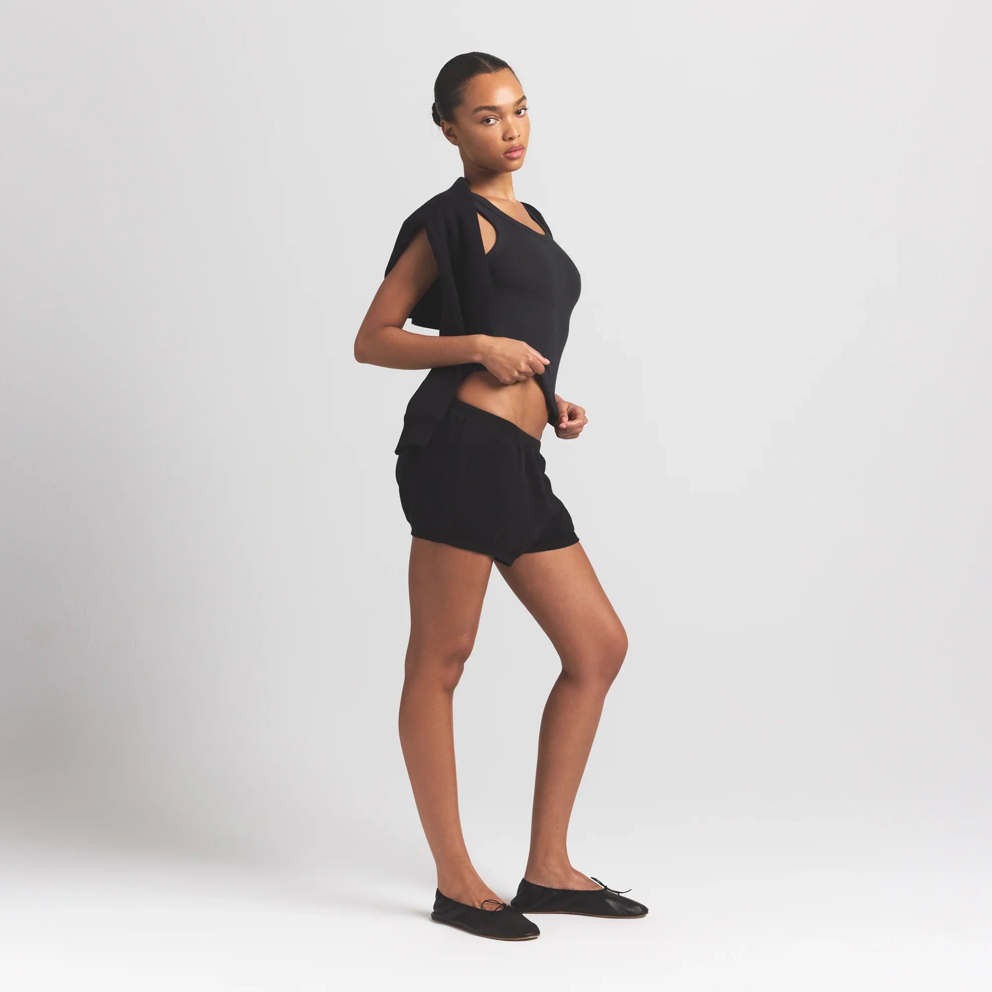 SKIMS COTTON FLEECE BUBBLE HEM SHORT | ONYX - Sneaker Türkiye