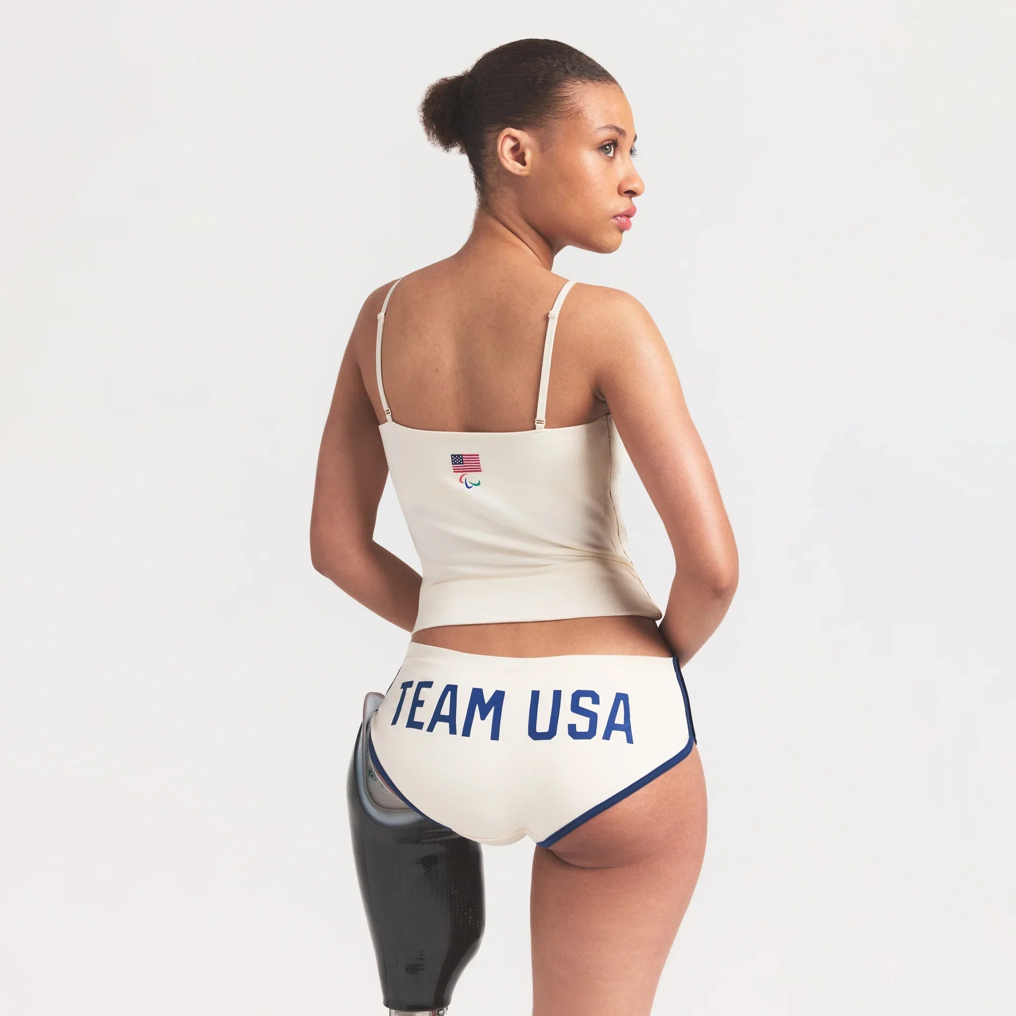 SKIMS FOR TEAM USA COTTON JERSEY PARALYMPIC DOLPHIN BOY SHORT | ECRU - Sneaker Türkiye