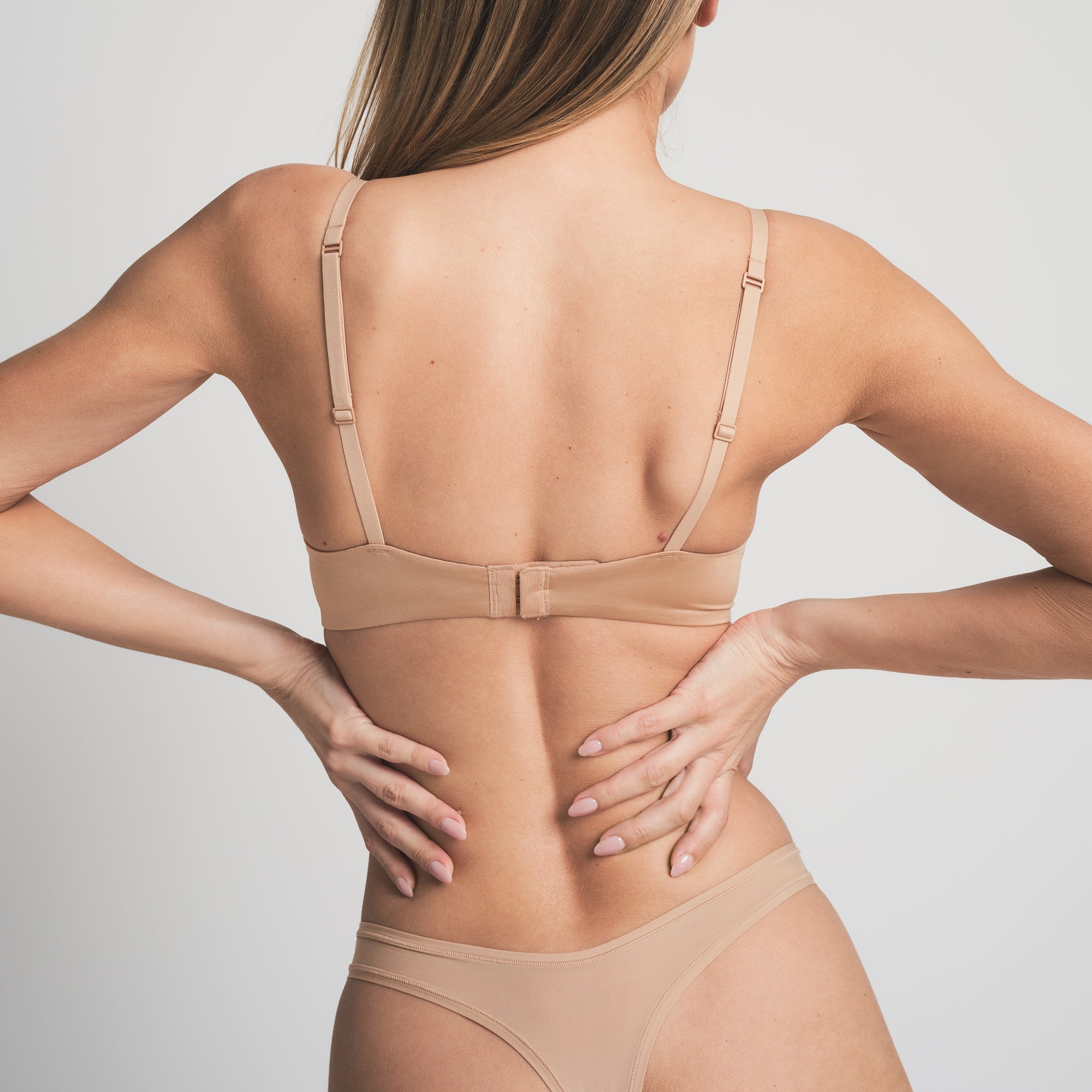 SKIMS WIRELESS FORM PUSH-UP PLUNGE BRA | CLAY - Sneaker Türkiye