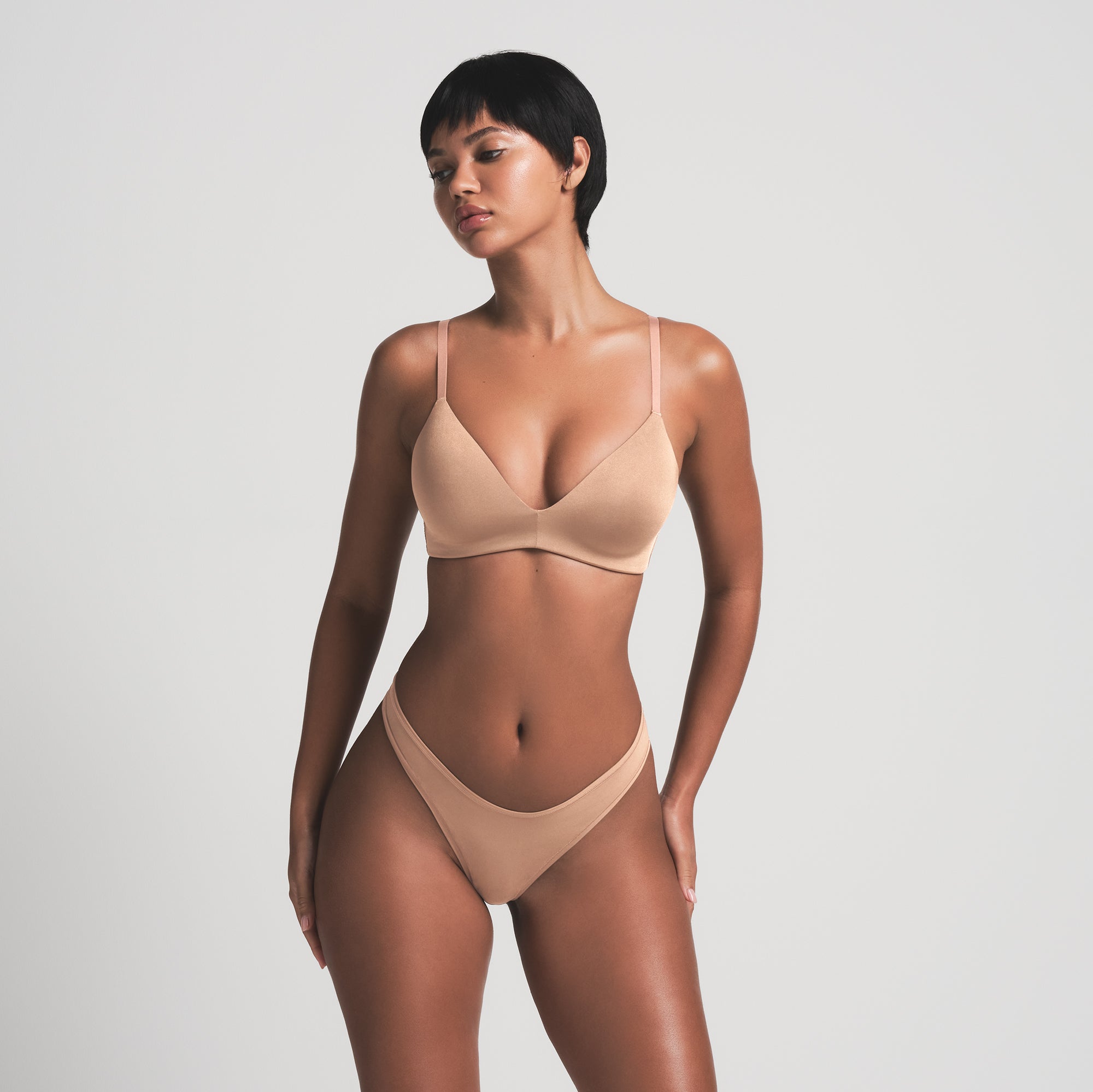 SKIMS WIRELESS FORM T-SHIRT DEMI BRA | SIENNA - Sneaker Türkiye