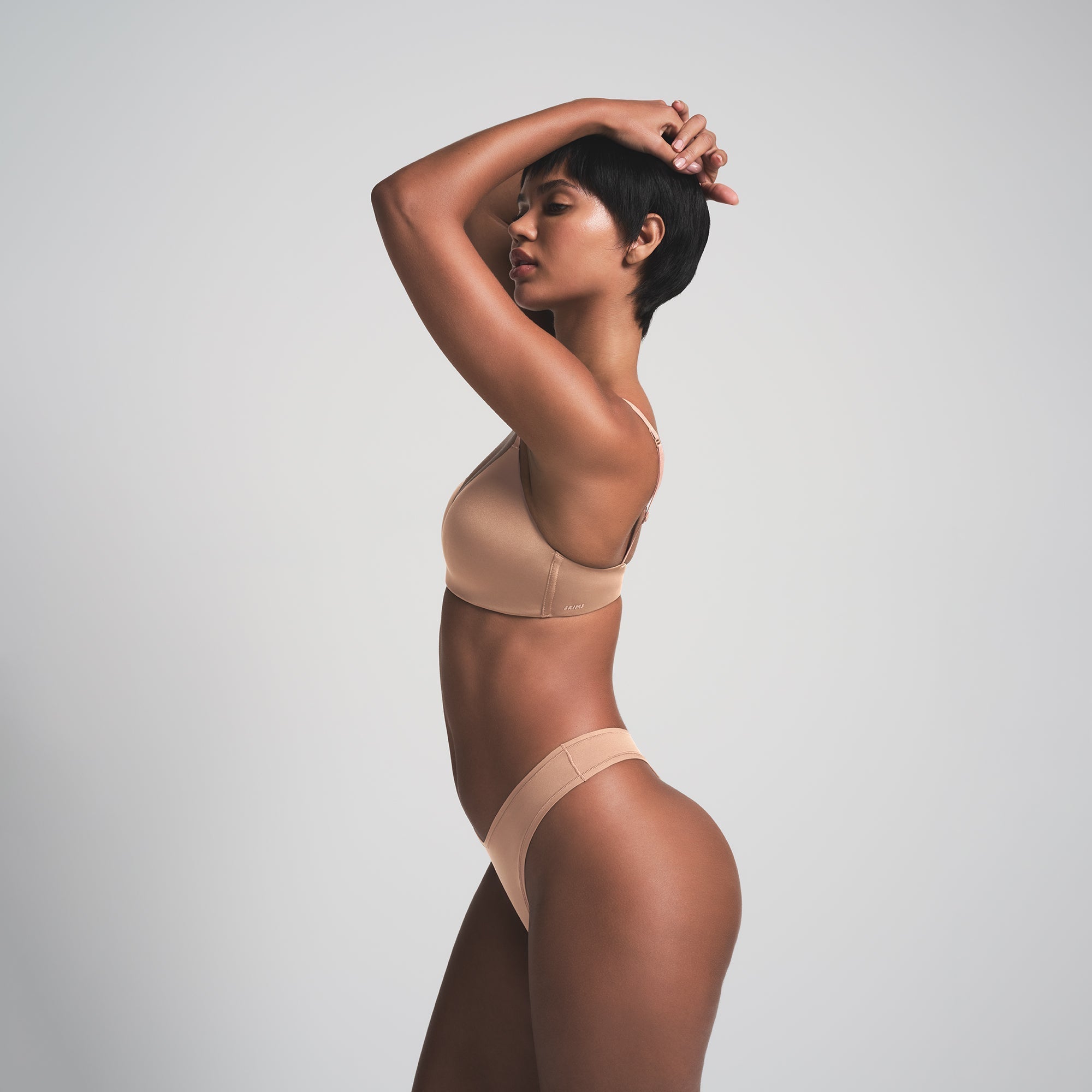 SKIMS WIRELESS FORM T-SHIRT DEMI BRA | SIENNA - Sneaker Türkiye