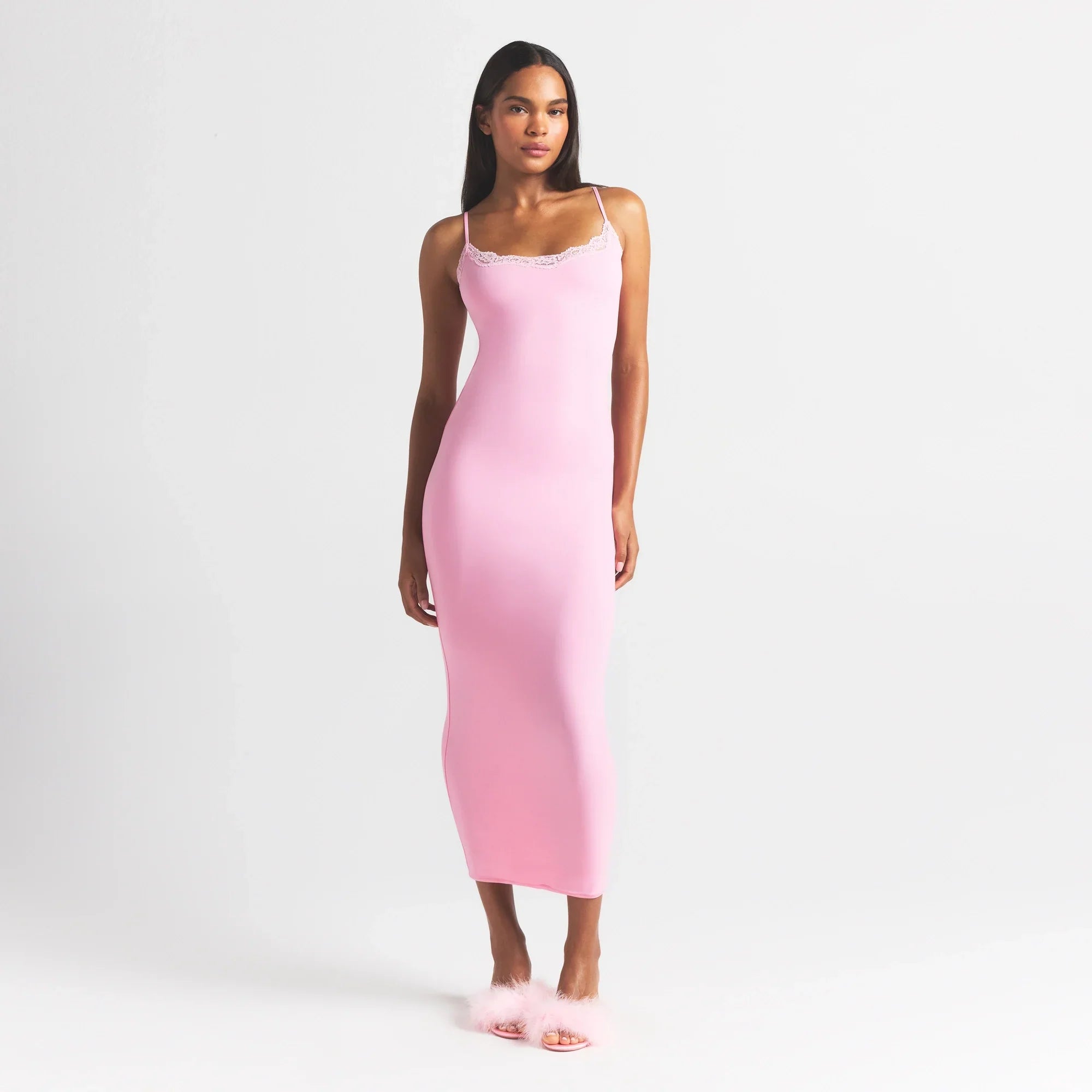 SKIMS FITS EVERYBODY LACE LONG SLIP DRESS | BUBBLE GUM TONAL - Sneaker Türkiye