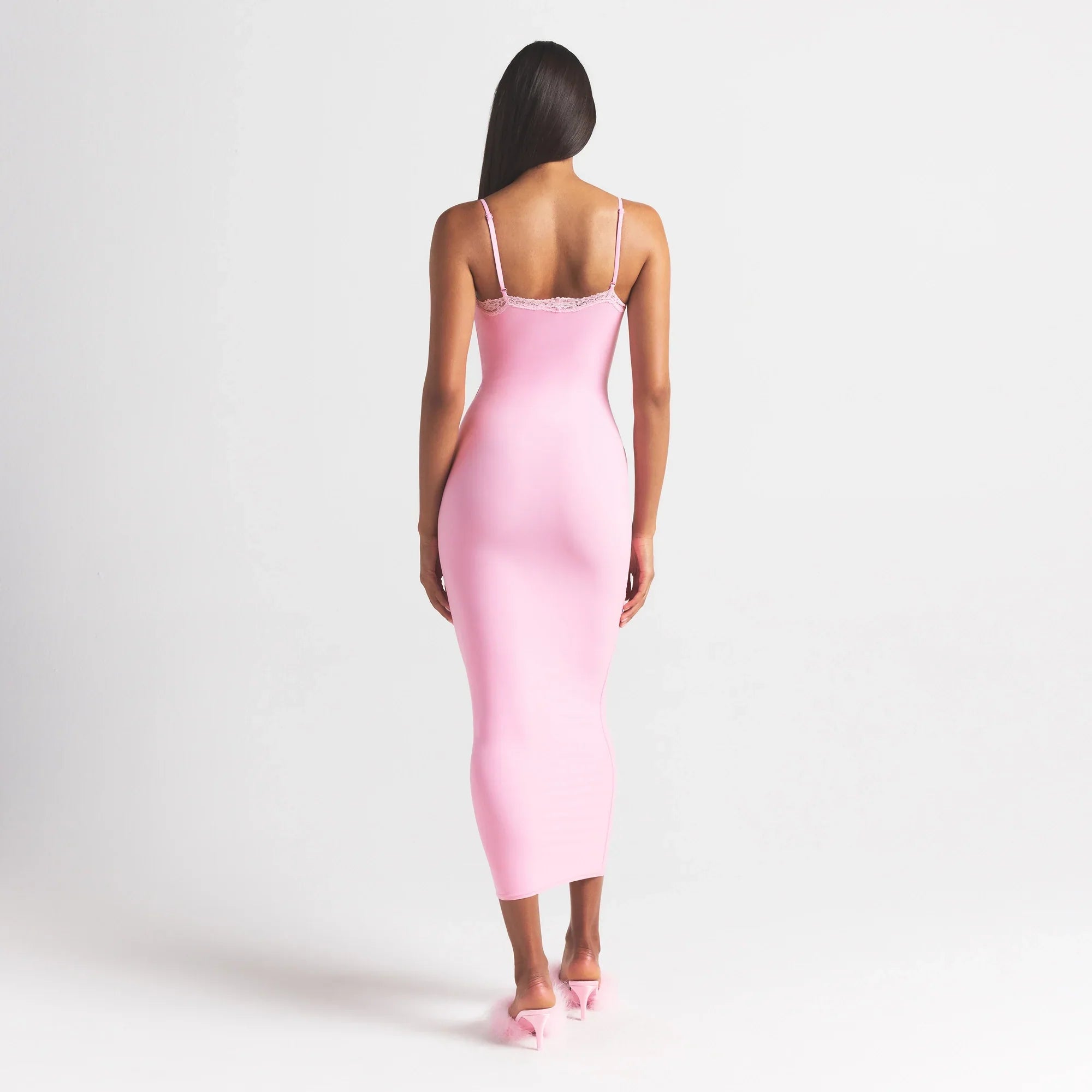 SKIMS FITS EVERYBODY LACE LONG SLIP DRESS | BUBBLE GUM TONAL - Sneaker Türkiye