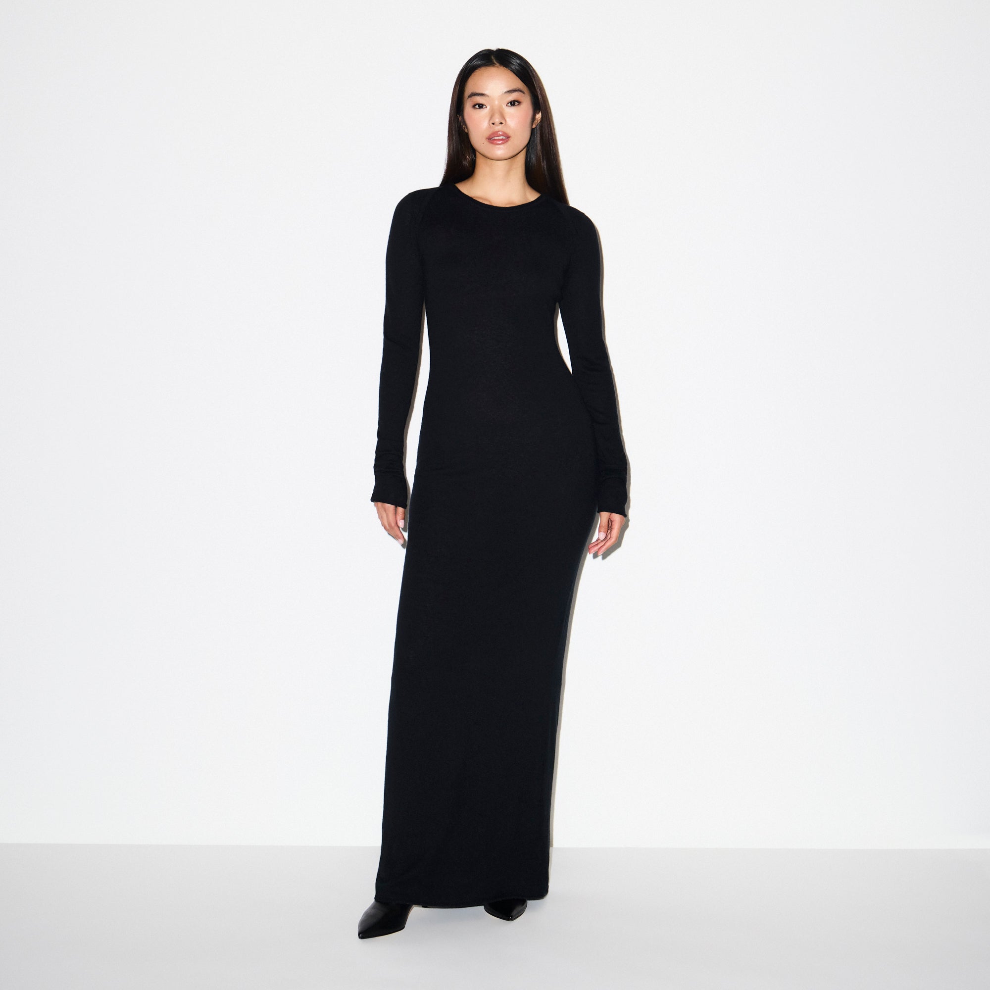 SKIMS FEATHERWEIGHT CASHMERE LONG DRESS | ONYX - Sneaker Türkiye
