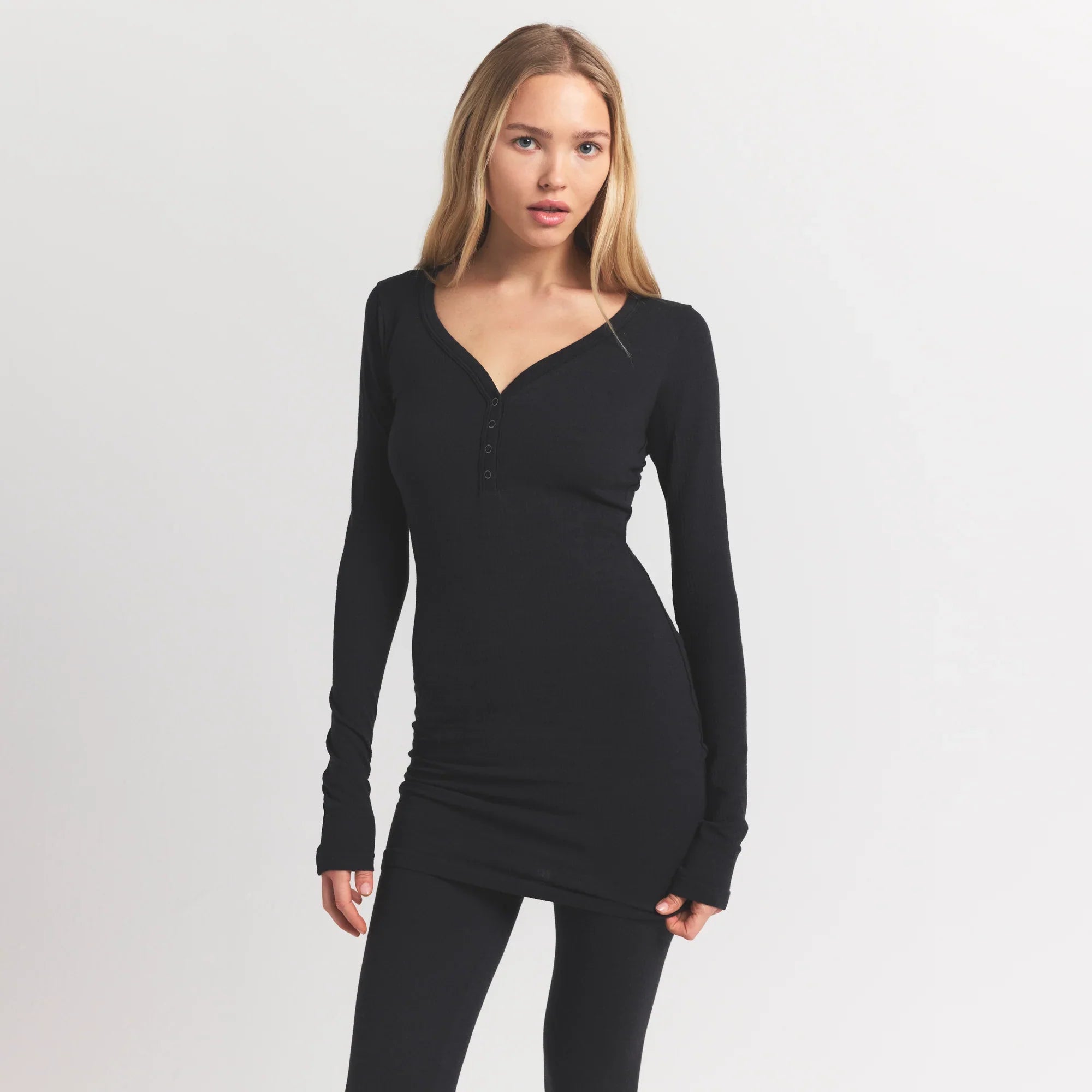 SKIMS WOOL RIB HENLEY DRESS | OBSIDIAN - Sneaker Türkiye