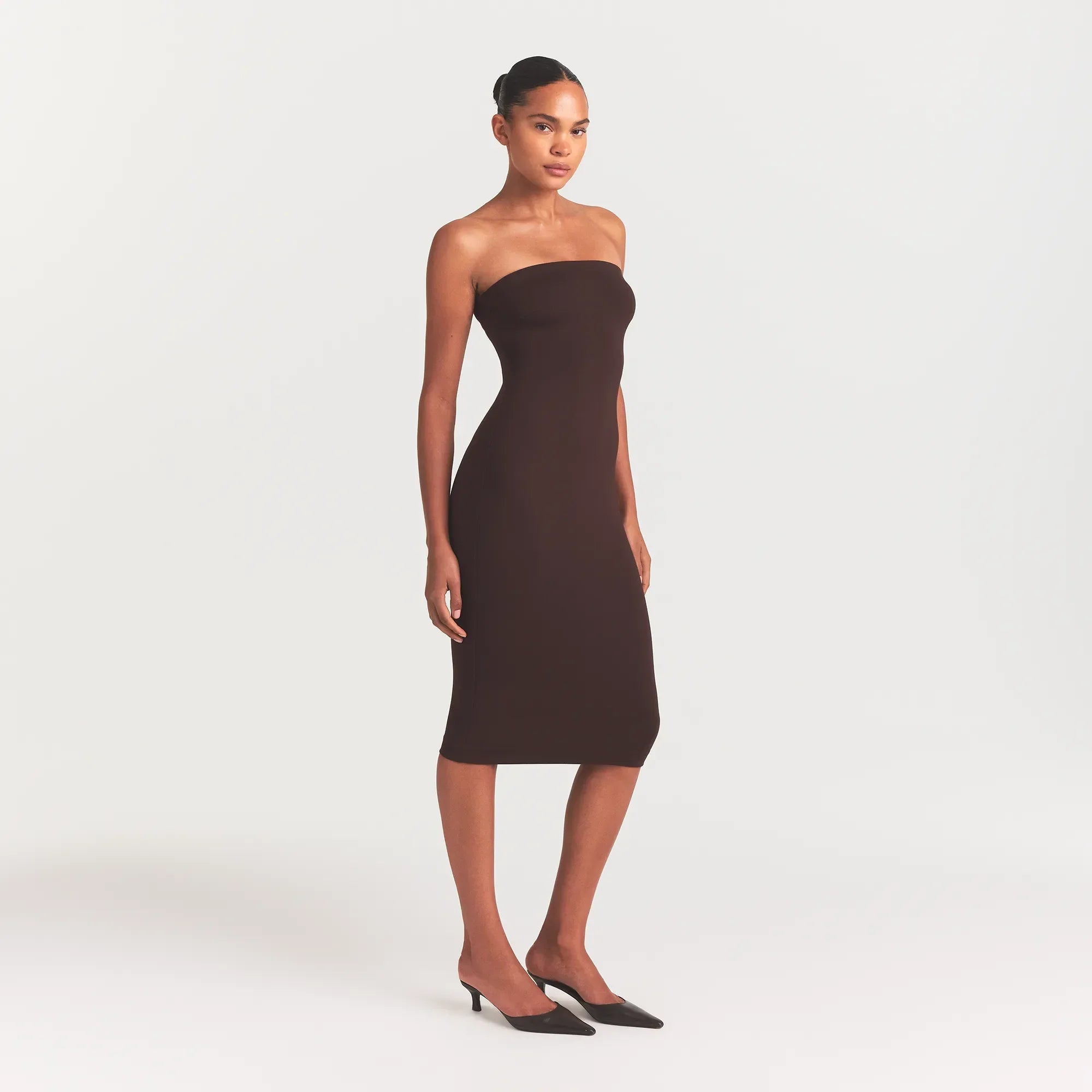 SKIMS THE ESSENTIAL COLLECTION STRAPLESS MIDI DRESS | ESPRESSO - Sneaker Türkiye