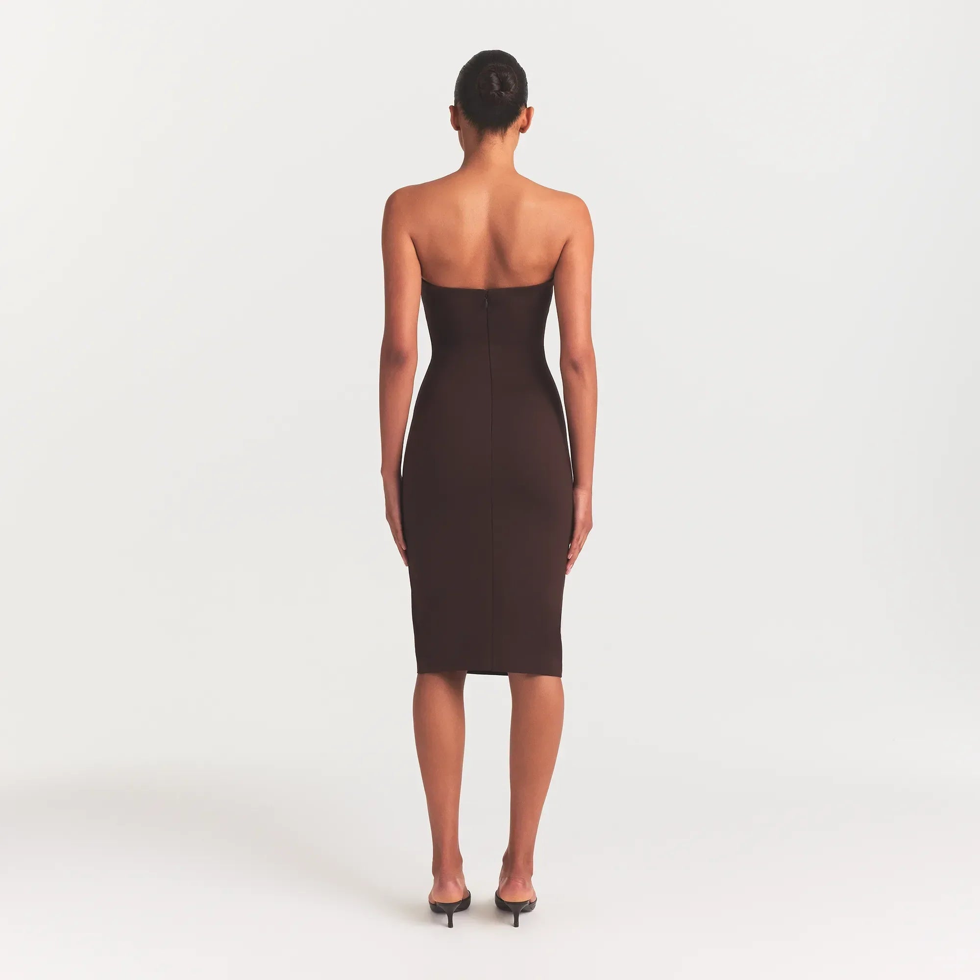 SKIMS THE ESSENTIAL COLLECTION STRAPLESS MIDI DRESS | ESPRESSO - Sneaker Türkiye