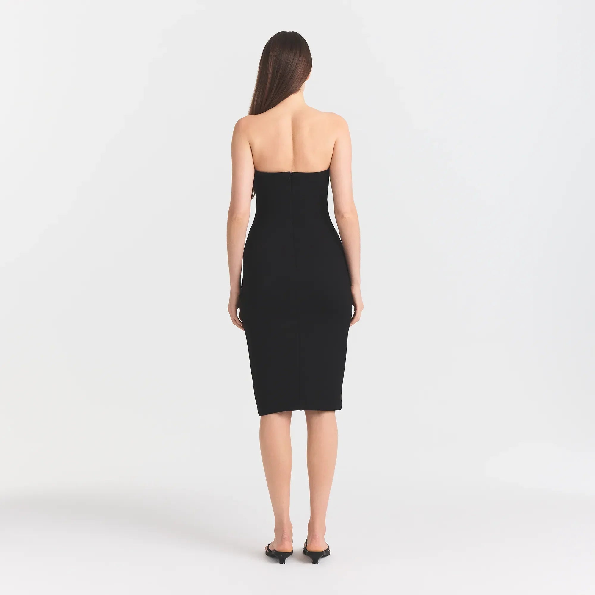 SKIMS THE ESSENTIAL COLLECTION STRAPLESS MIDI DRESS | OBSIDIAN - Sneaker Türkiye