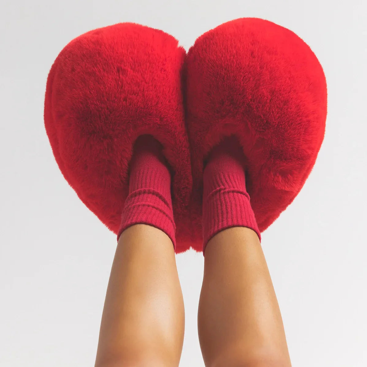 SKIMS FAUX FUR HEART SLIPPER | RUBY - Sneaker Türkiye