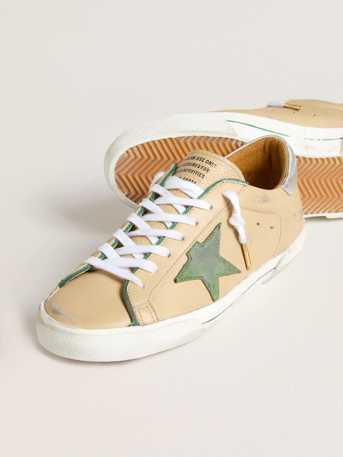 Golden Goose Super-Star LTD In Beige Leather With Green Suede Star And Silver Foiled Leather Heel Tab - Sneaker Türkiye