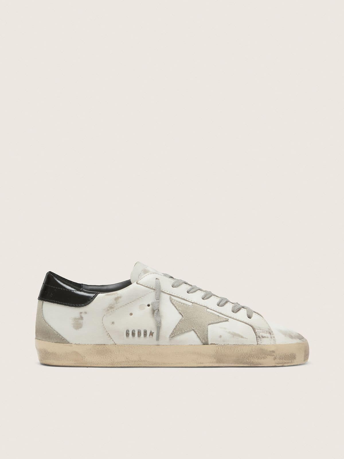 Golden Goose Men’s Super-Star With Black Heel Tab And Metal Stud Lettering - Sneaker Türkiye