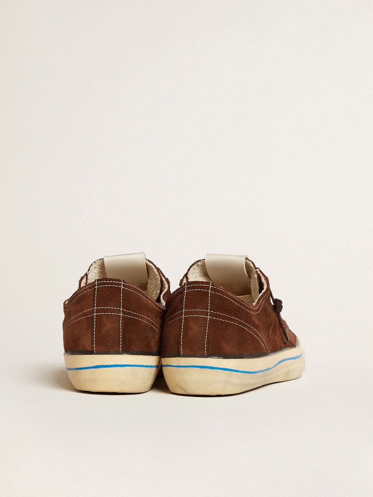 Golden Goose Men’s V-Star LTD Sneakers In Dark Brown Suede With Tone-On-Tone Star - Sneaker Türkiye