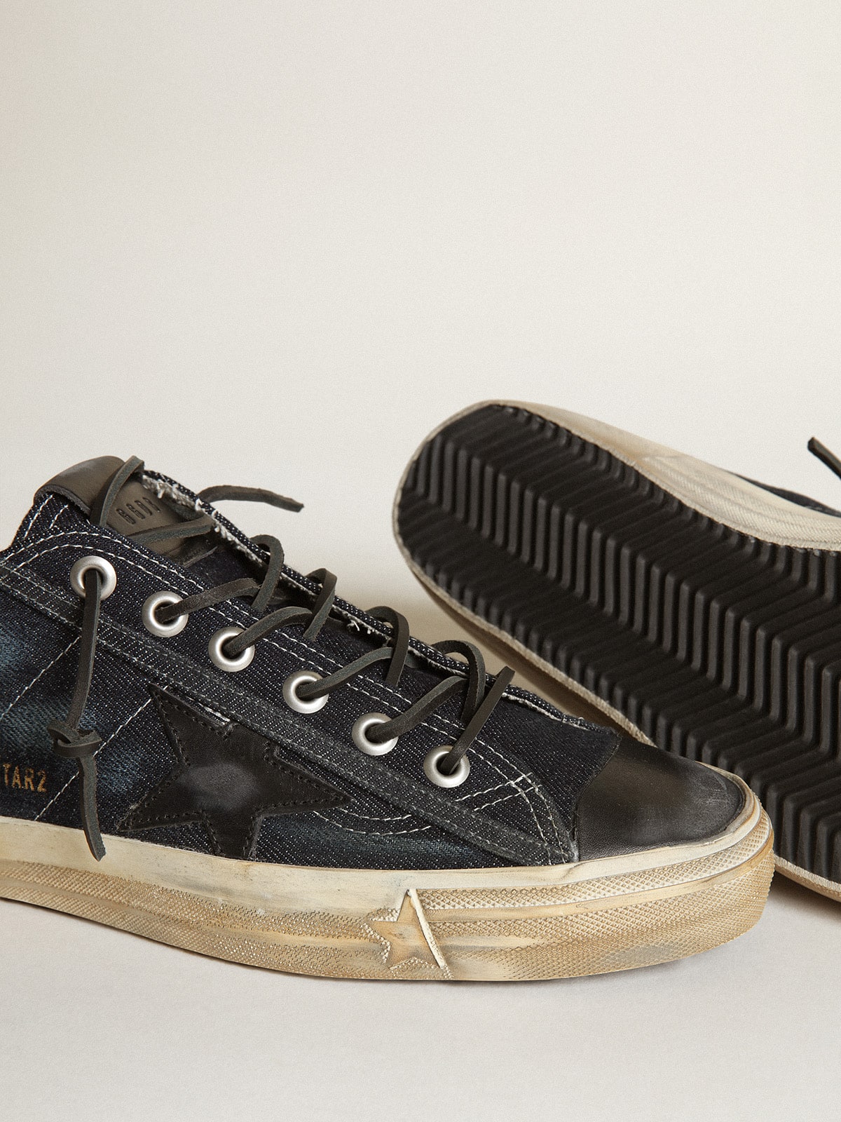 Golden Goose V-Star Sneakers In Midnight-Blue Denim With Black Leather Star And Toe - Sneaker Türkiye