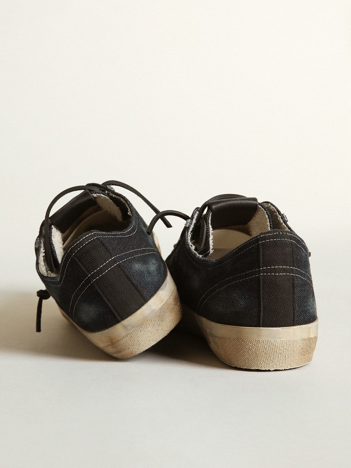 Golden Goose V-Star Sneakers In Midnight-Blue Denim With Black Leather Star And Toe - Sneaker Türkiye