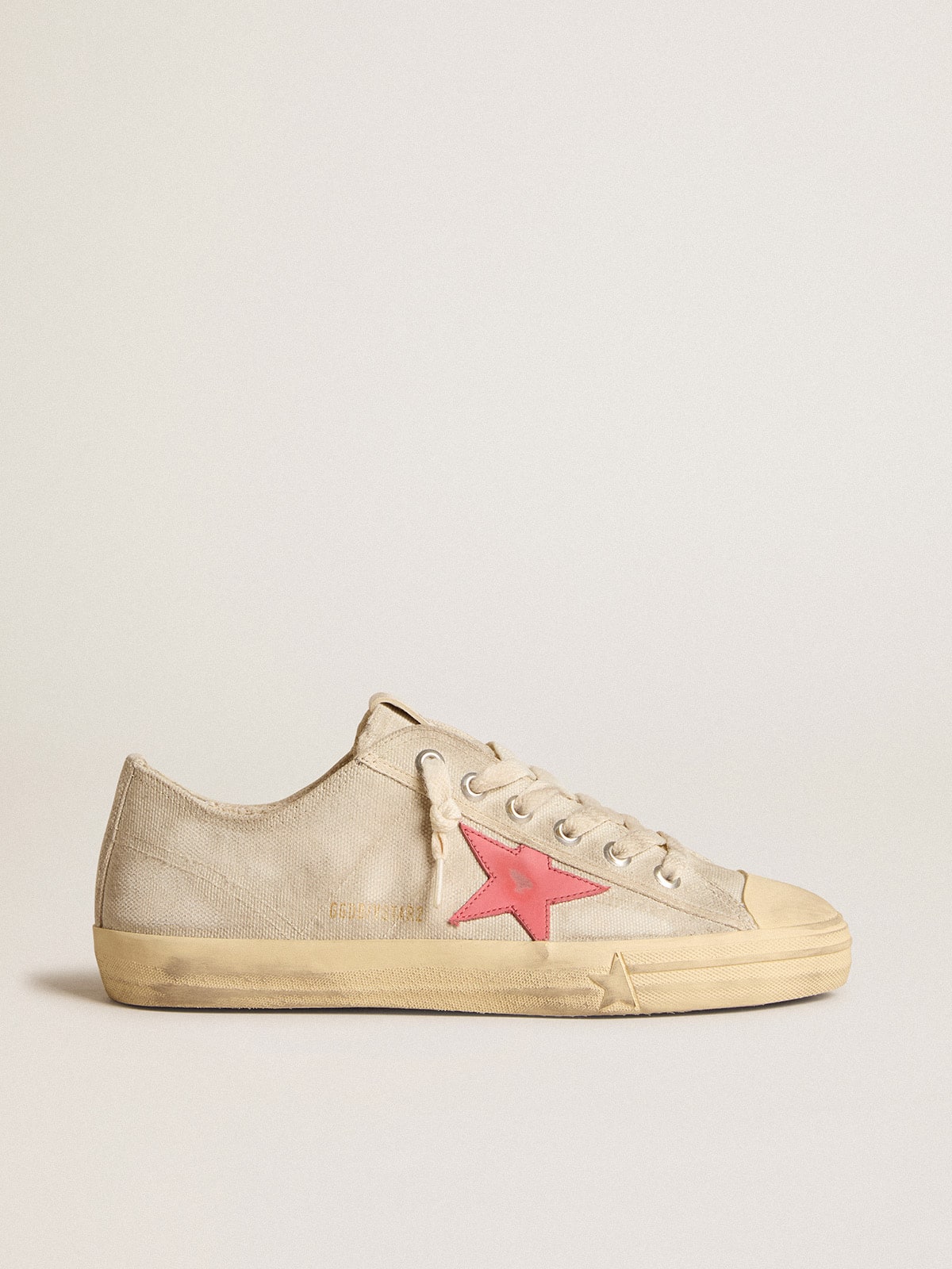 Golden Goose Men’s V-Star In Light Gray Canvas With A Red Leather Star - Sneaker Türkiye