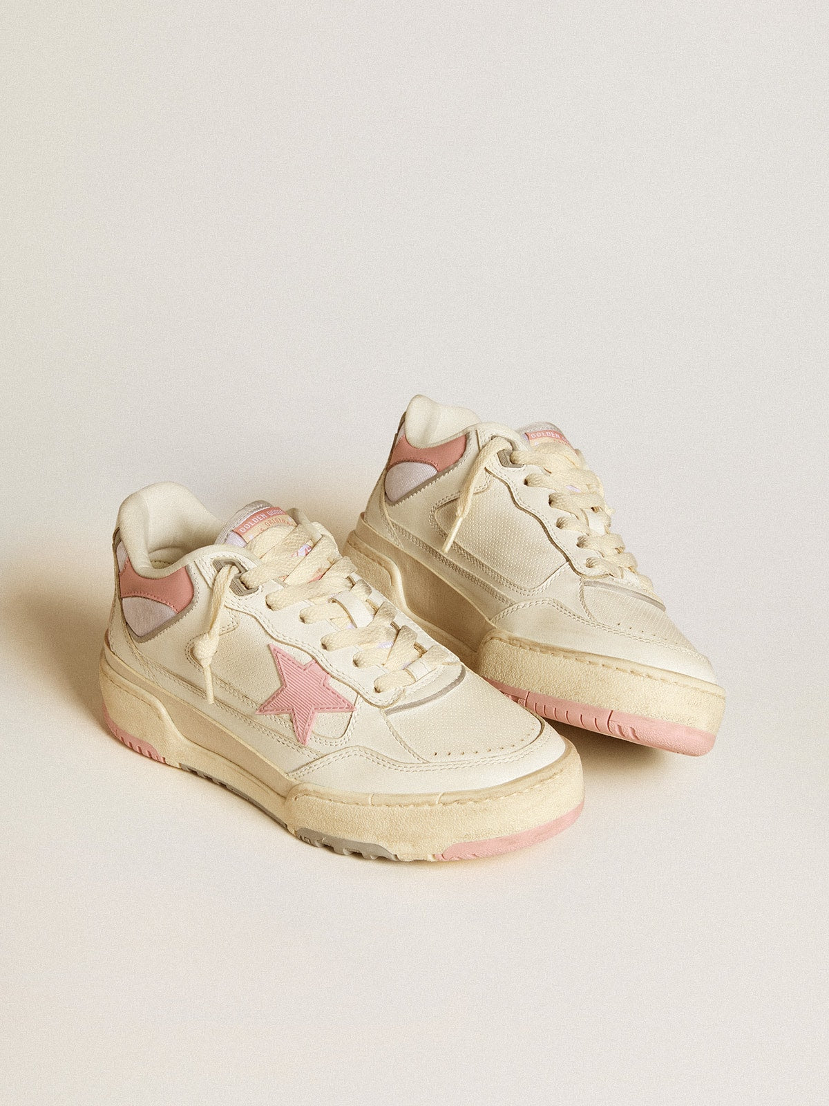 Golden Goose Men’s Forty2 With Pink Star And White Leather Heel Tab - Sneaker Türkiye