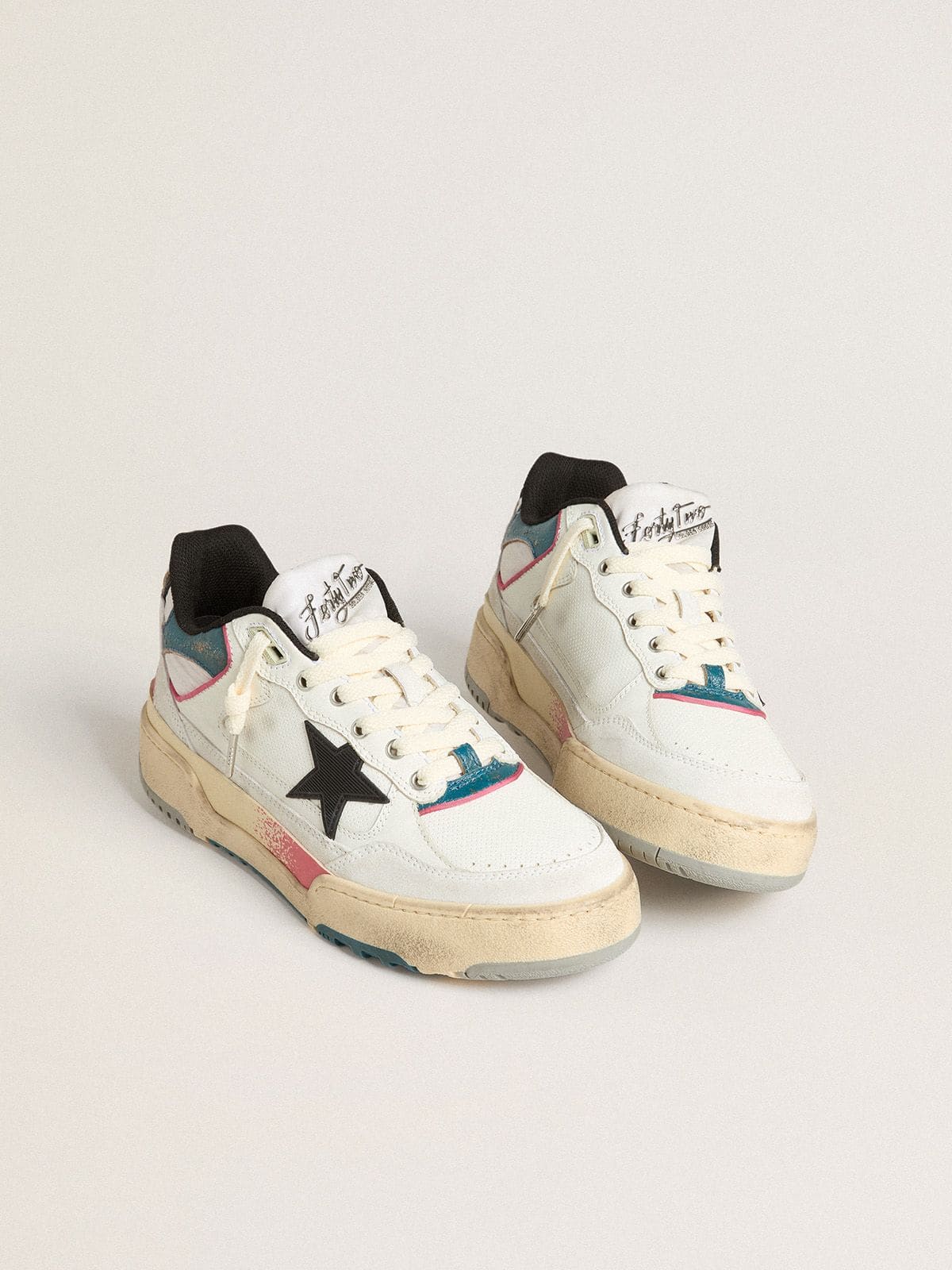 Golden Goose Men’s Forty2 With Black Star And Silver Foiled Leather Heel Tab - Sneaker Türkiye