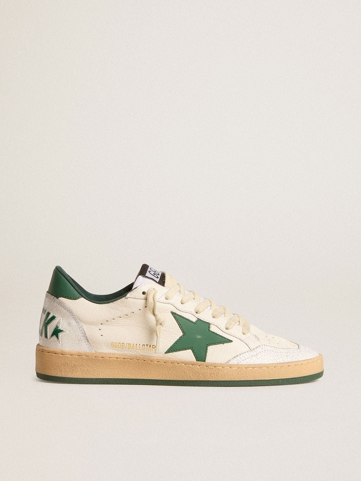 Golden Goose Women’s Ball Star Wishes In White Nappa Leather With Green Leather Star And Heel Tab - Sneaker Türkiye