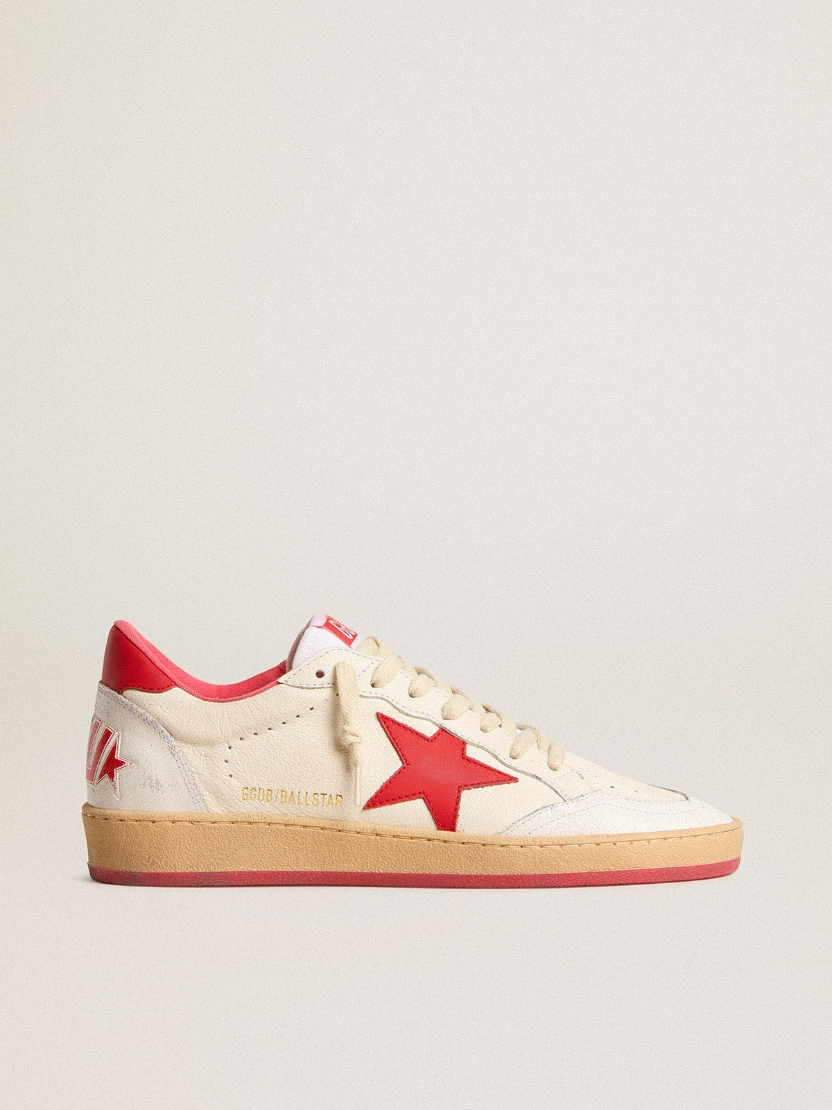 Golden Goose Women’s Ball Star Wishes In White Leather With A Red Star And Heel Tab - Sneaker Türkiye