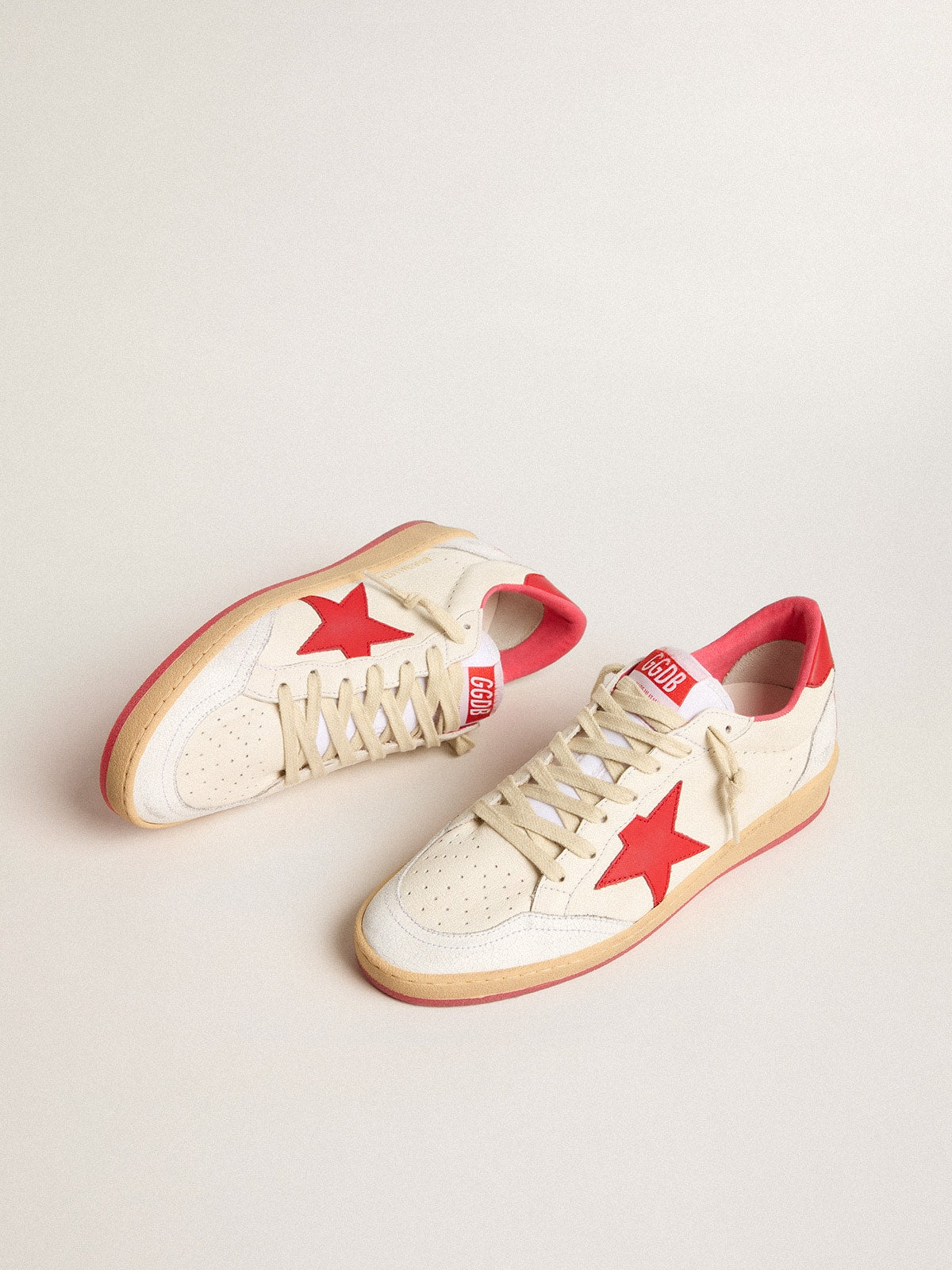Golden Goose Women’s Ball Star Wishes In White Leather With A Red Star And Heel Tab - Sneaker Türkiye