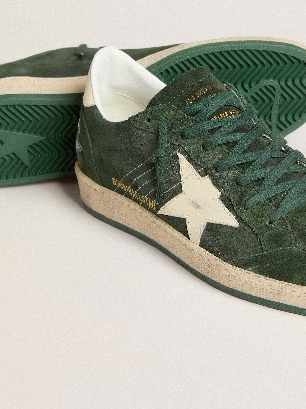 Golden Goose Women’s Ball Star In Green Suede With White Leather Star And Heel Tab - Sneaker Türkiye