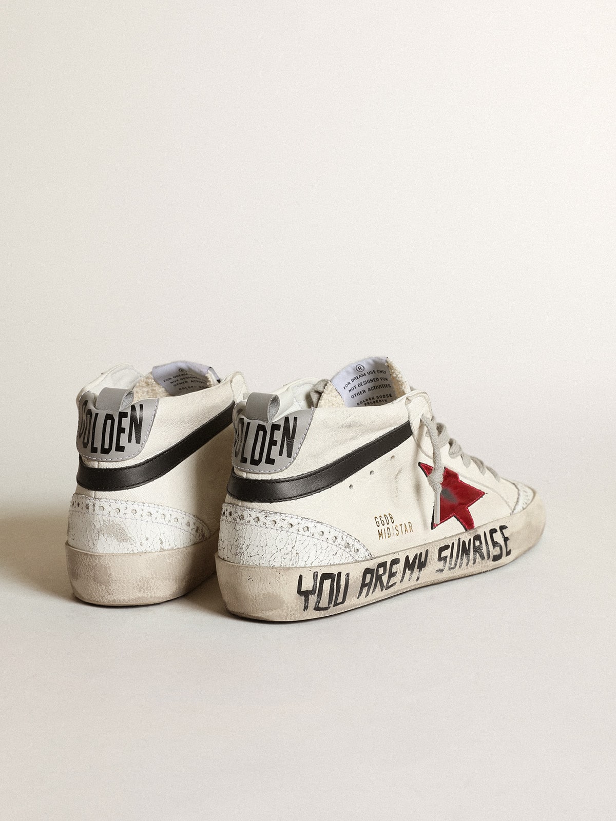 Golden Goose Mid Star With A Pink Laminated Leather Star And Black Flash - Sneaker Türkiye