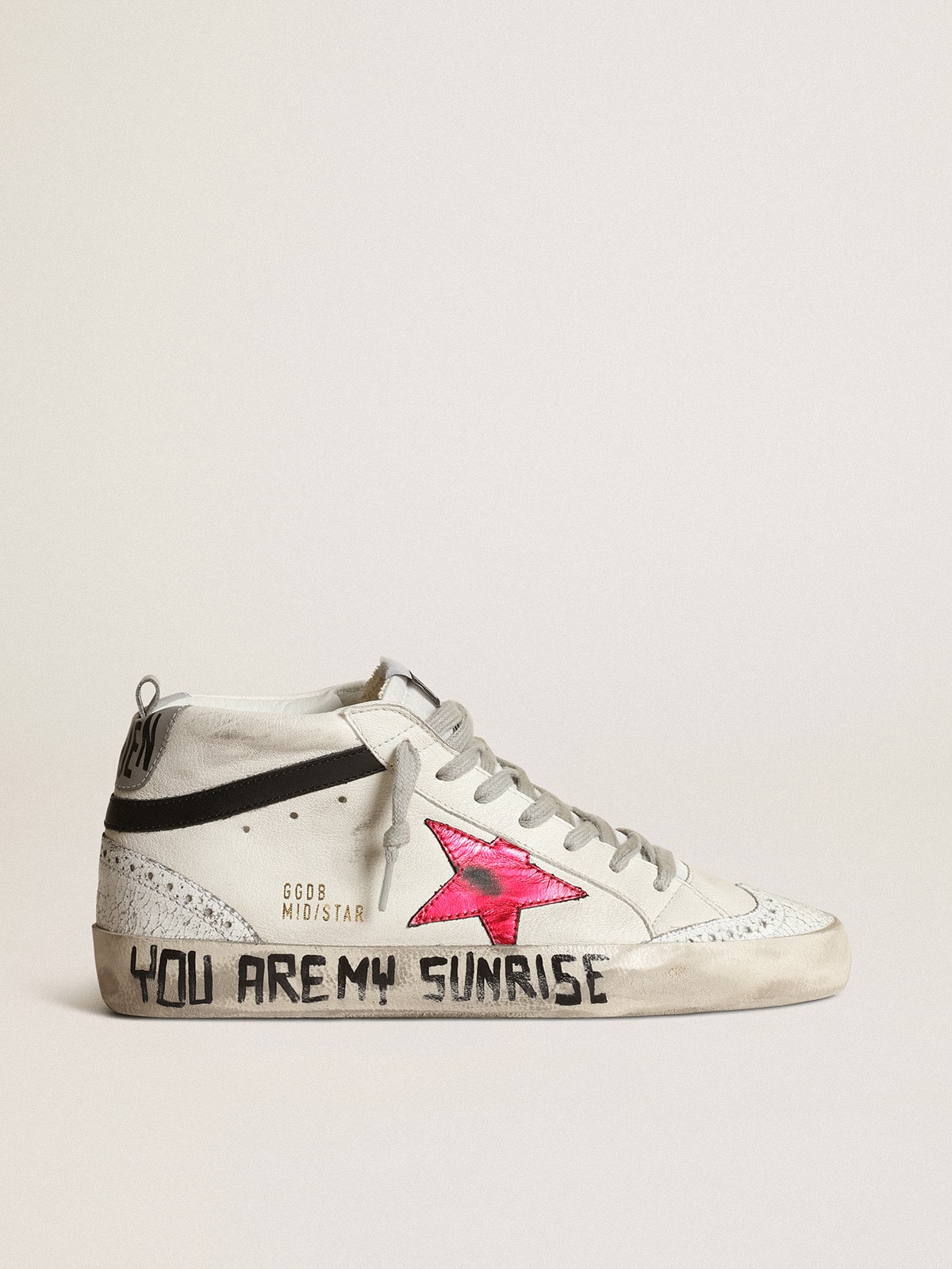 Golden Goose Mid Star With A Pink Laminated Leather Star And Black Flash - Sneaker Türkiye
