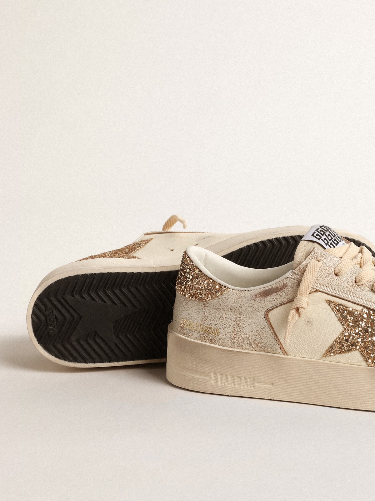 Golden Goose Women’s Stardan In Ecru Nappa Leather With Gold Glitter Star And Heel Tab - Sneaker Türkiye