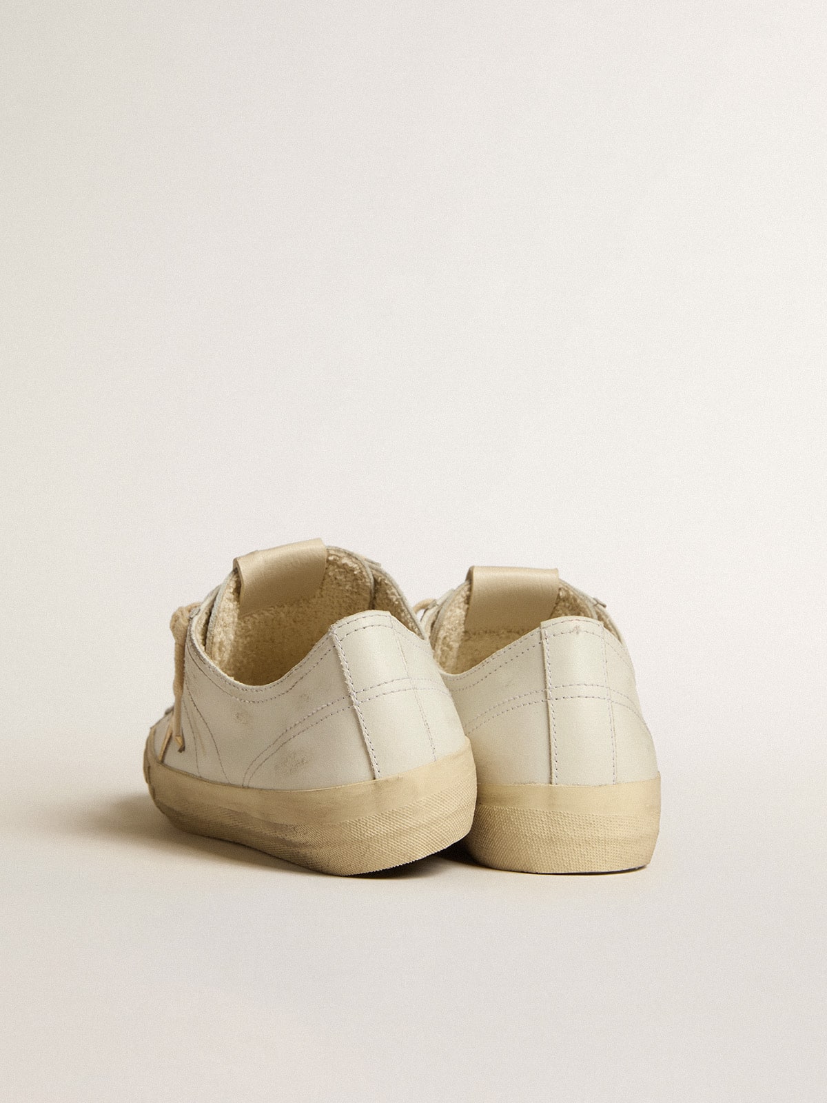 Golden Goose V-Star In White Leather With Gold Metallic Leather Star - Sneaker Türkiye