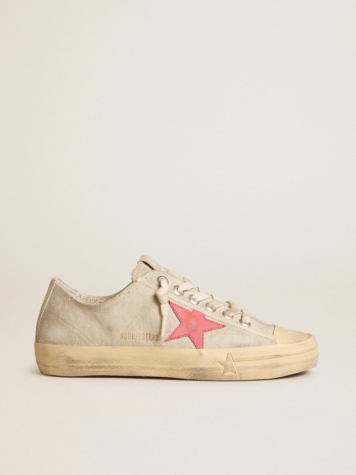 Golden Goose Women’s V-Star In Light Gray Canvas With A Red Leather Star - Sneaker Türkiye