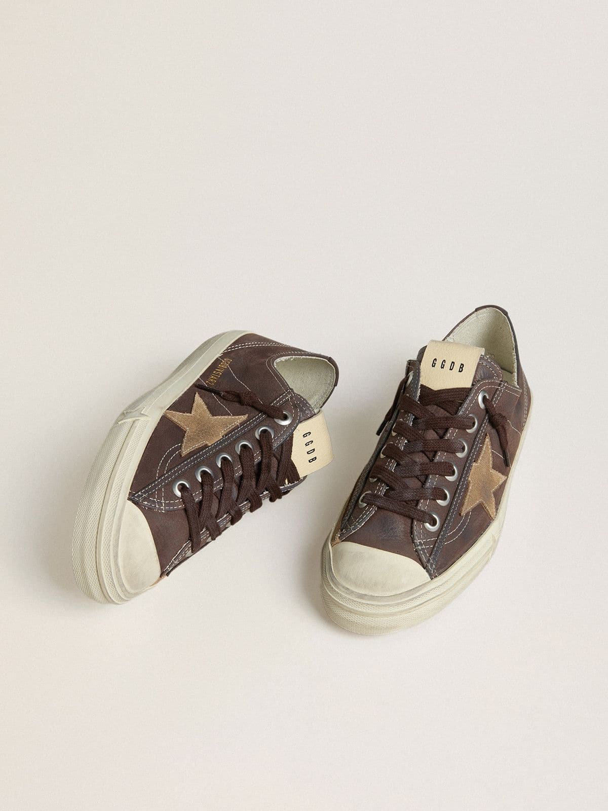 Golden Goose Women’s V-Star In Brown Nubuck With Tobacco-Colored Suede Star - Sneaker Türkiye