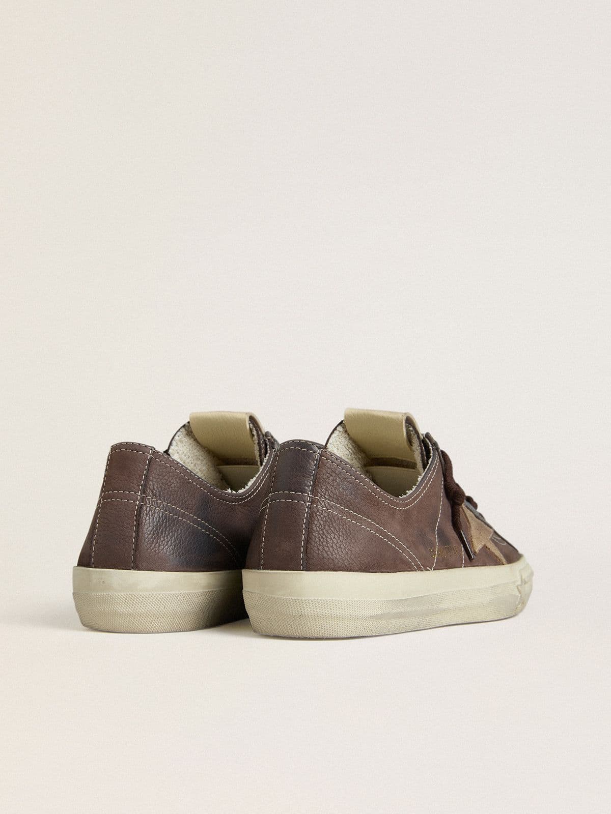 Golden Goose Women’s V-Star In Brown Nubuck With Tobacco-Colored Suede Star - Sneaker Türkiye