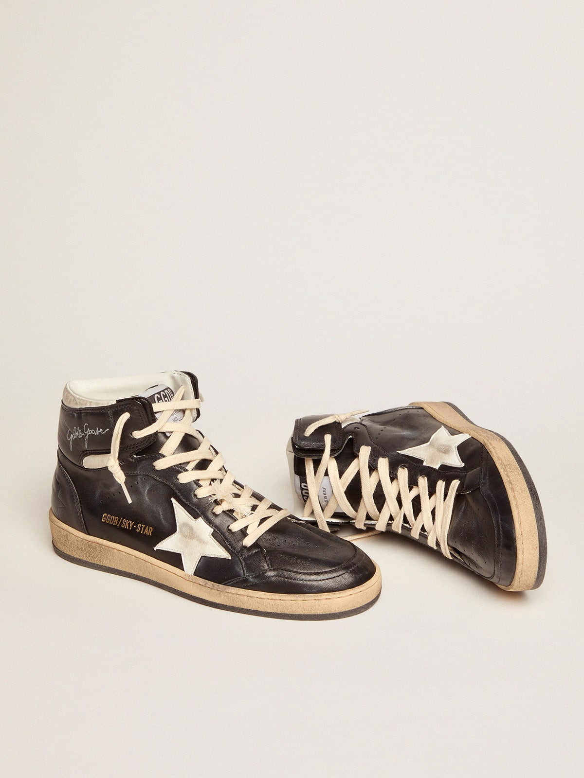 Golden Goose Women’s Sky-Star In Black Nappa With White Star - Sneaker Türkiye