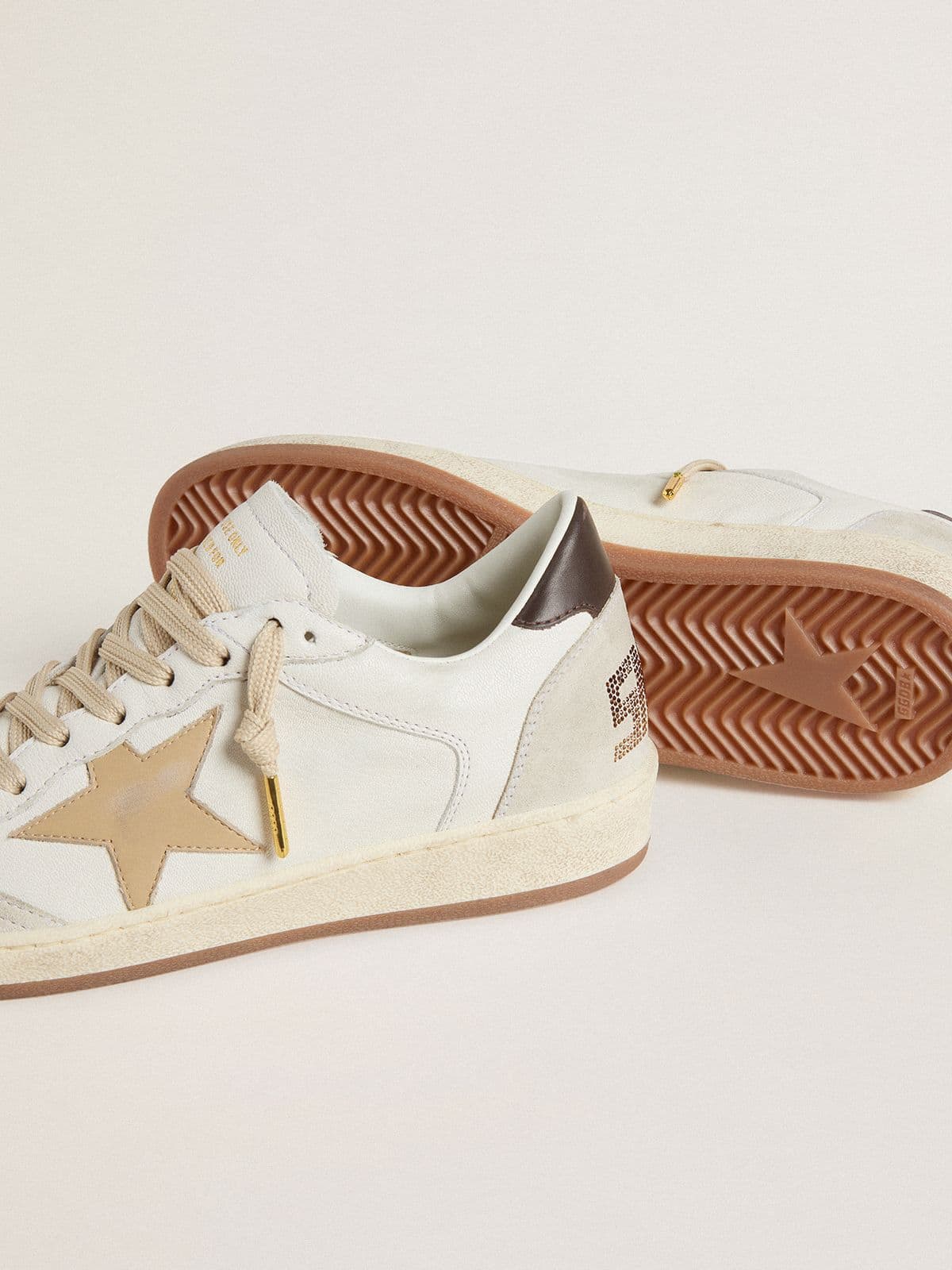 Golden Goose Women’s Ball Star LTD With Beige Star And Black Heel Tab - Sneaker Türkiye