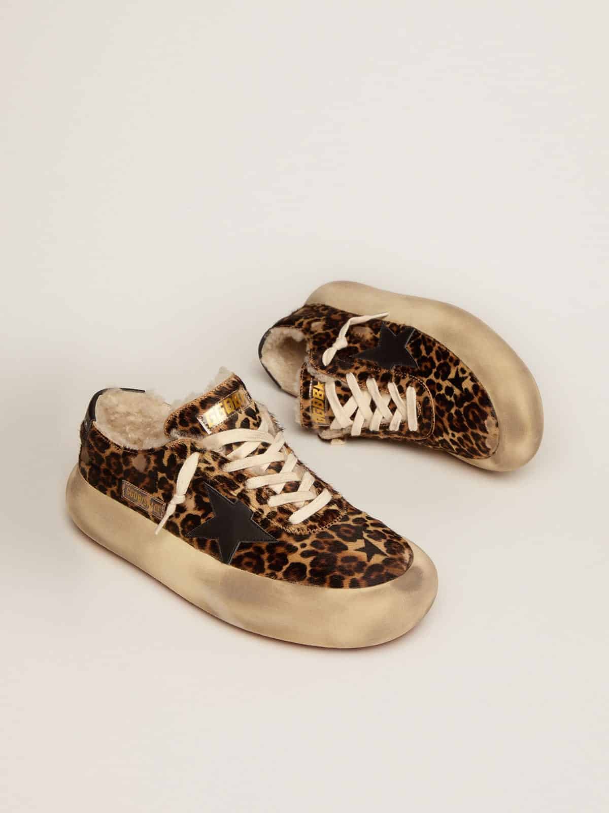 Golden Goose Women’s Space-Star Shoes In Animal-Print Pony Skin With Shearling Lining - Sneaker Türkiye