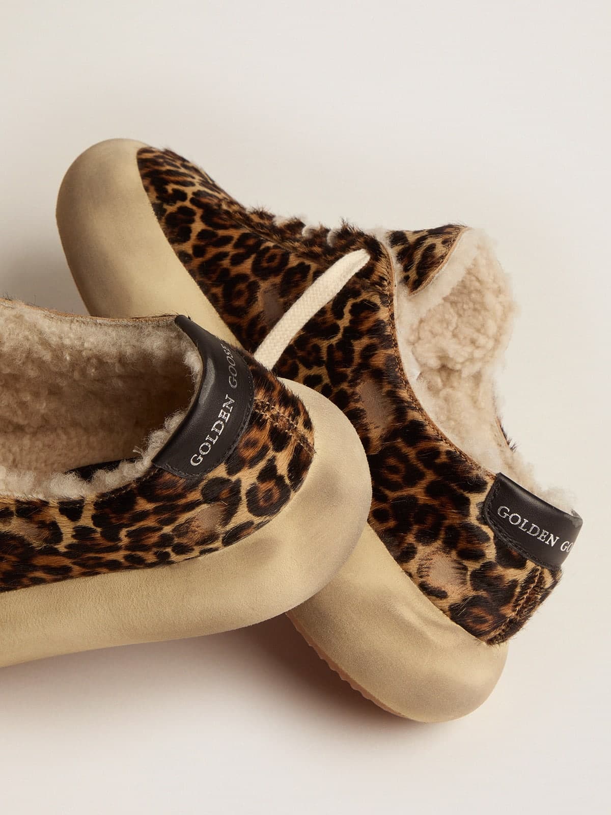 Golden Goose Women’s Space-Star Shoes In Animal-Print Pony Skin With Shearling Lining - Sneaker Türkiye