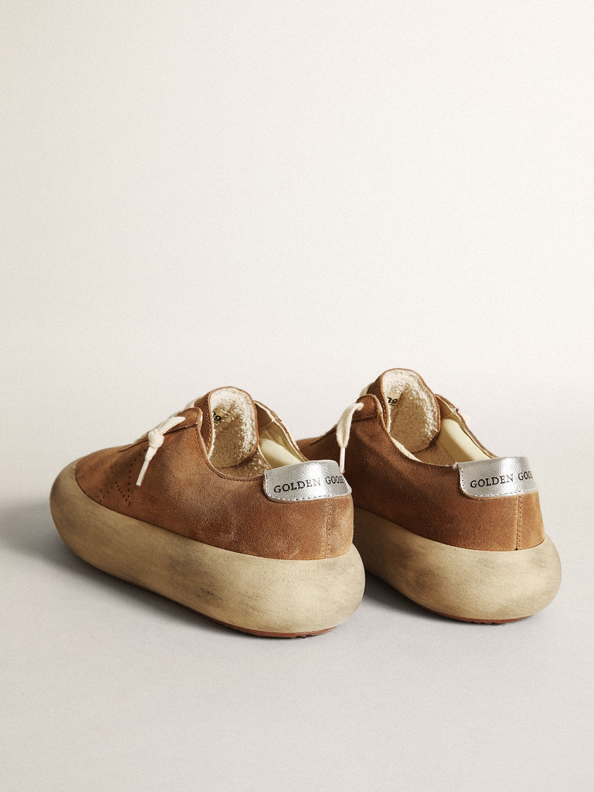 Golden Goose Women’s Space-Star In Tobacco-Colored Suede With Perforated Star - Sneaker Türkiye