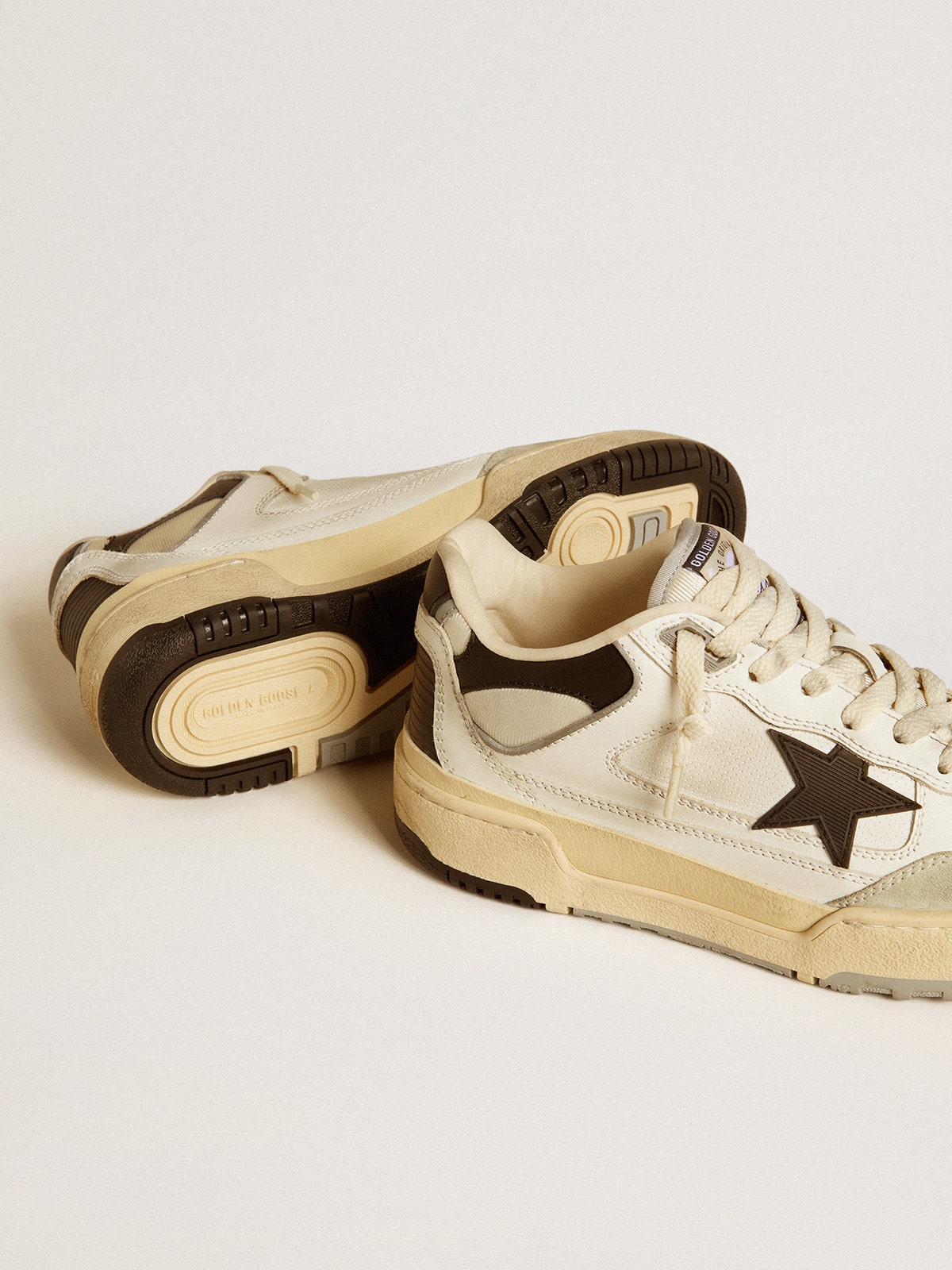 Golden Goose Women’s Forty2 With Black Star And Black Leather Heel Tab - Sneaker Türkiye