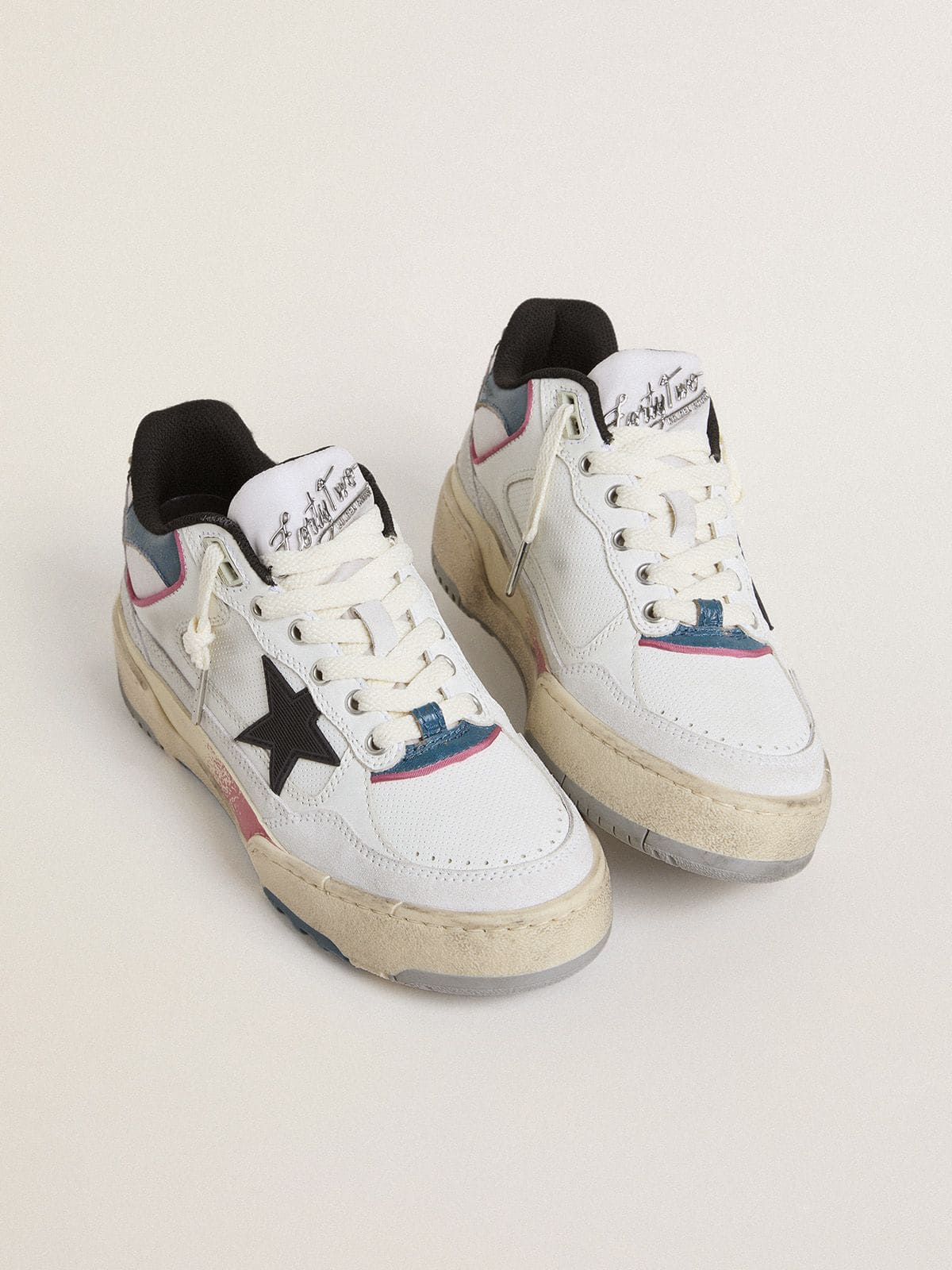 Golden Goose Women’s Forty2 With Black Star And Silver Foiled Leather Heel Tab - Sneaker Türkiye
